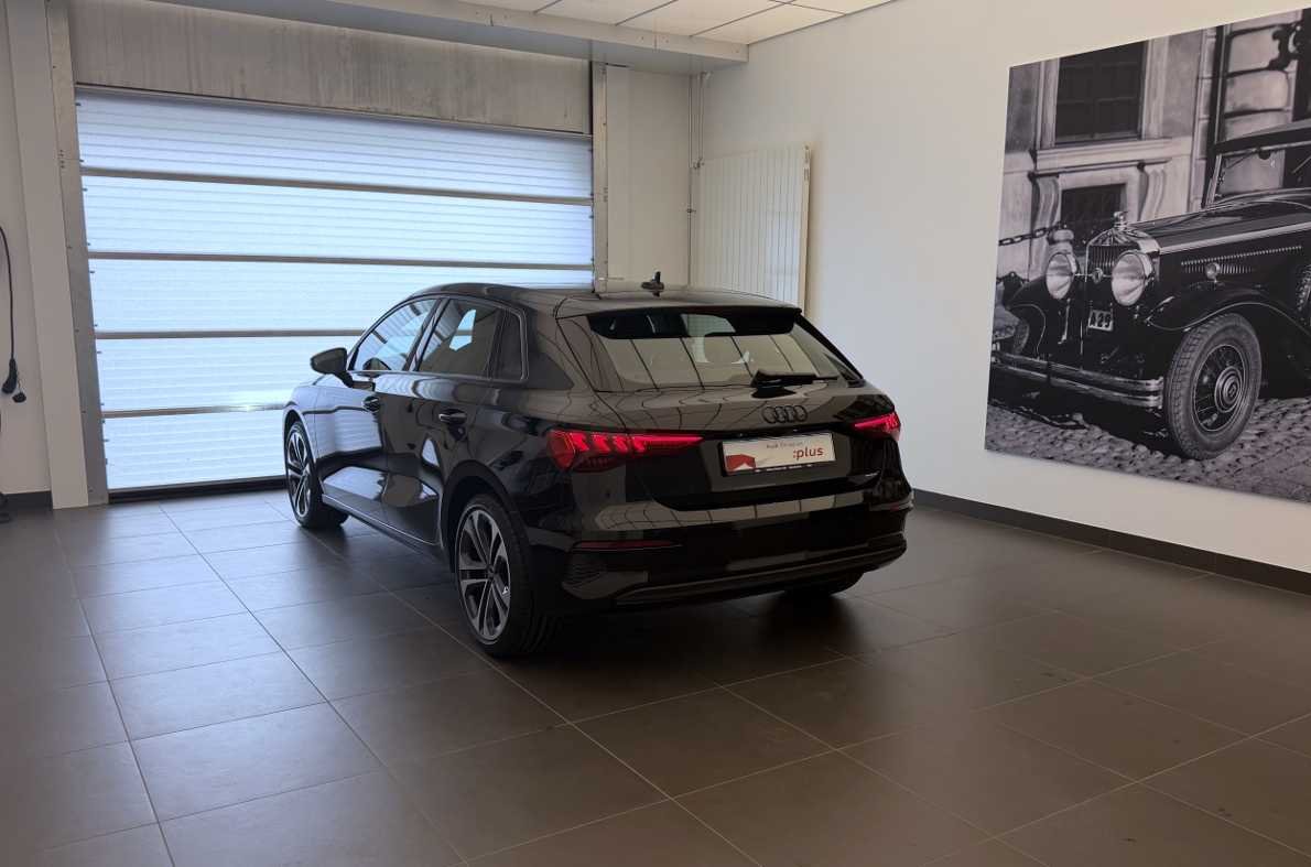 AUDI A3 Sportback 35 TFSI Attraction S-tronic-image-20