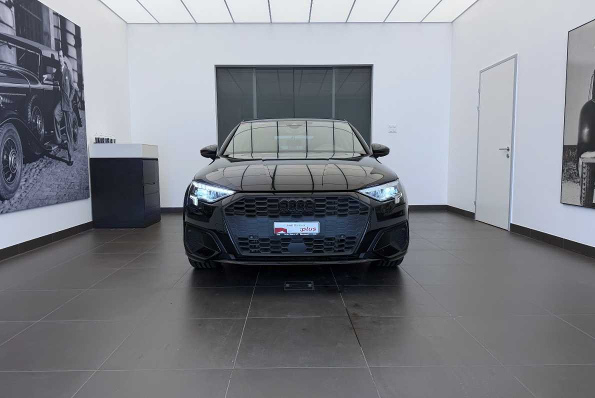 AUDI A3 Sportback 35 TFSI Attraction S-tronic-image-1