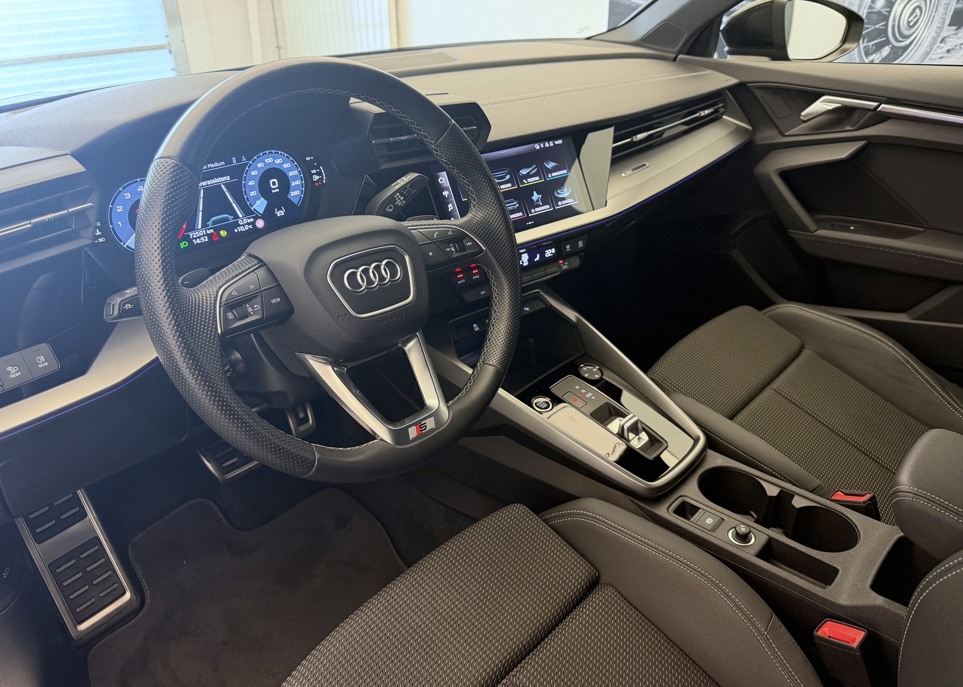 AUDI A3 Sportback 35 TFSI Attraction S-tronic-image-6