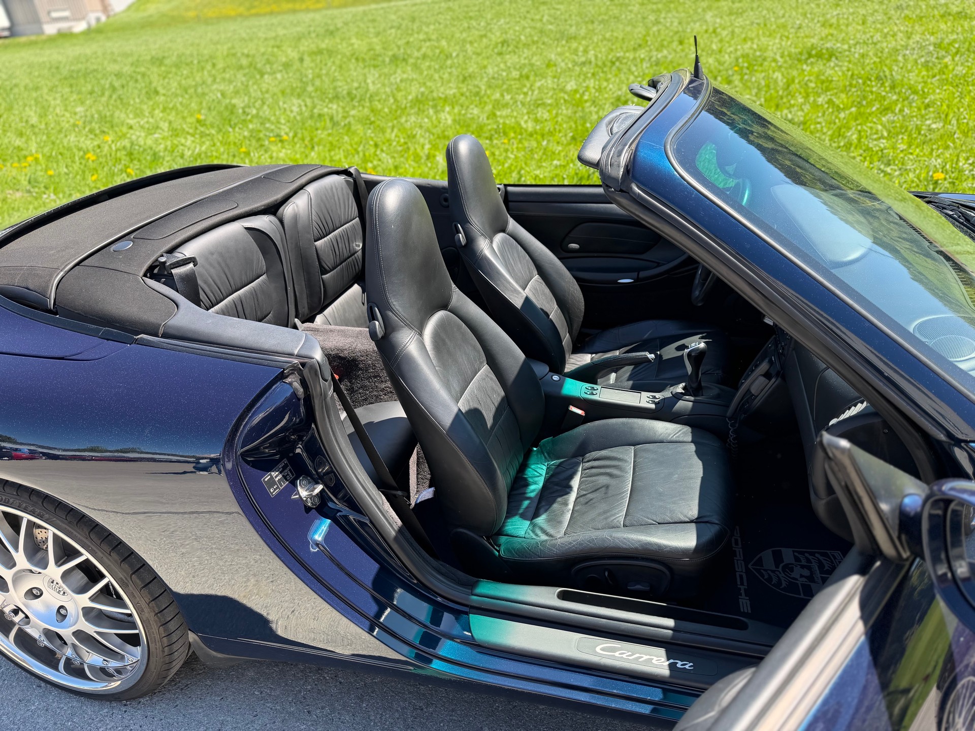 PORSCHE 911 Carrera Cabrio-image-11