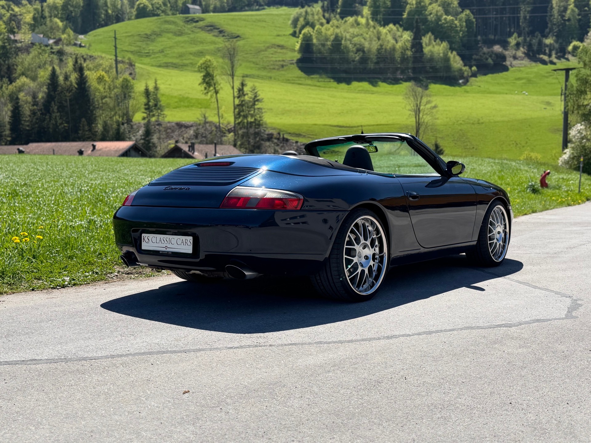 PORSCHE 911 Carrera Cabrio-image-1