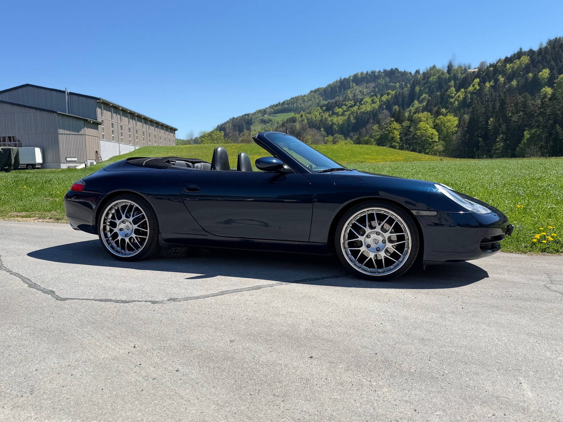 PORSCHE 911 Carrera Cabrio-image-3