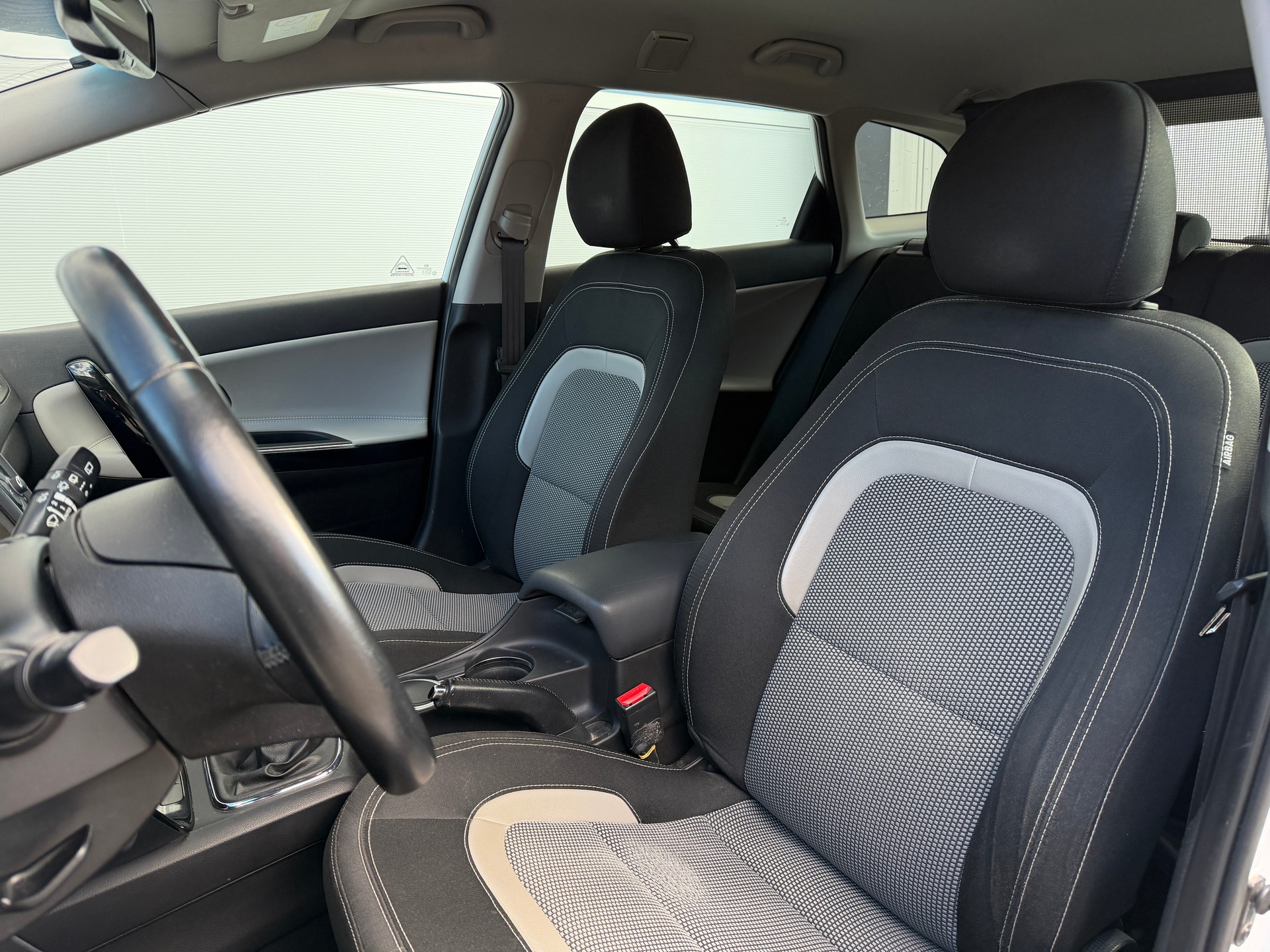 KIA Cee'd Sportswagon 1.6 GDi Swiss Eco Edition-image-10