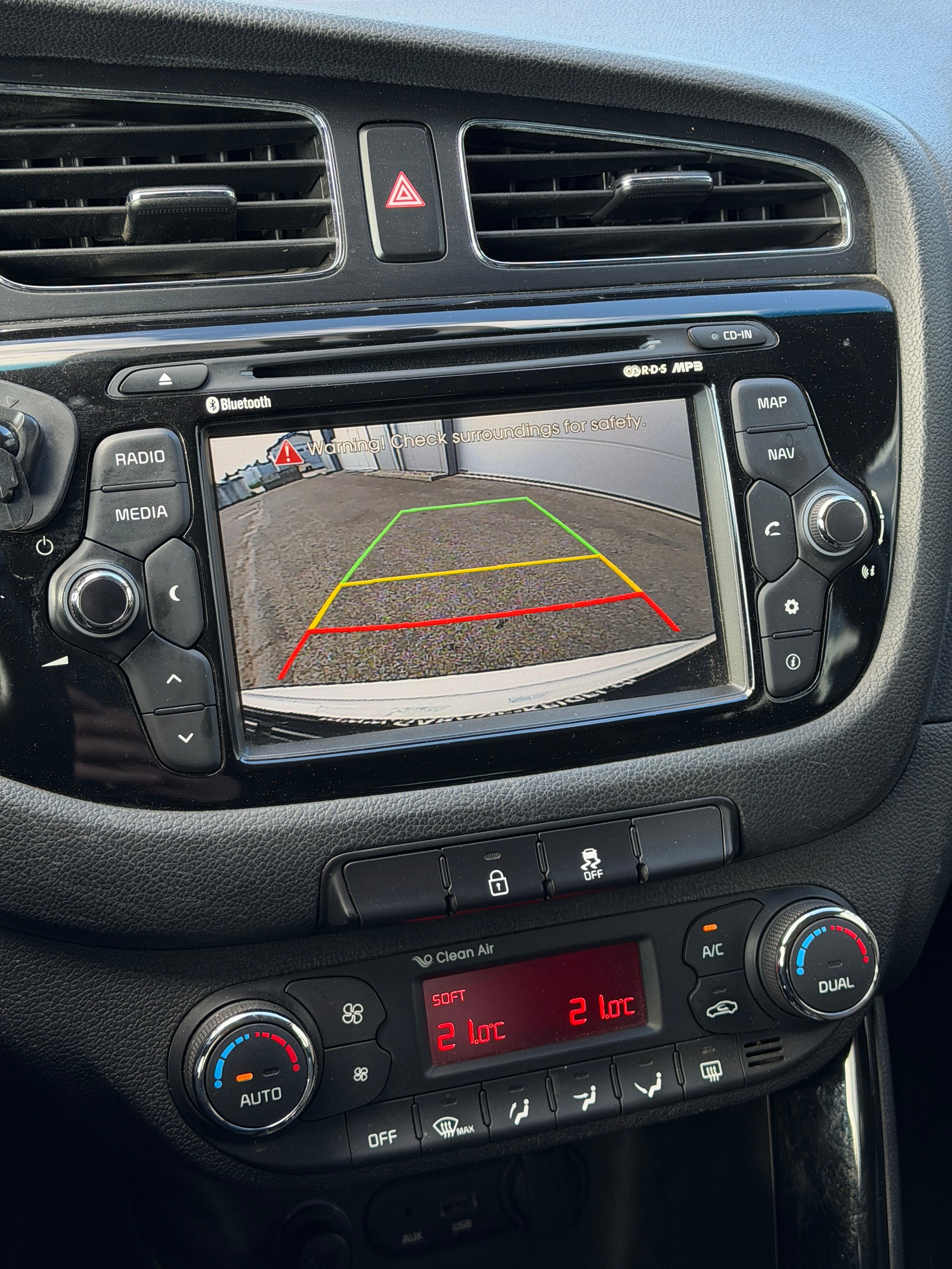 KIA Cee'd Sportswagon 1.6 GDi Swiss Eco Edition-image-14