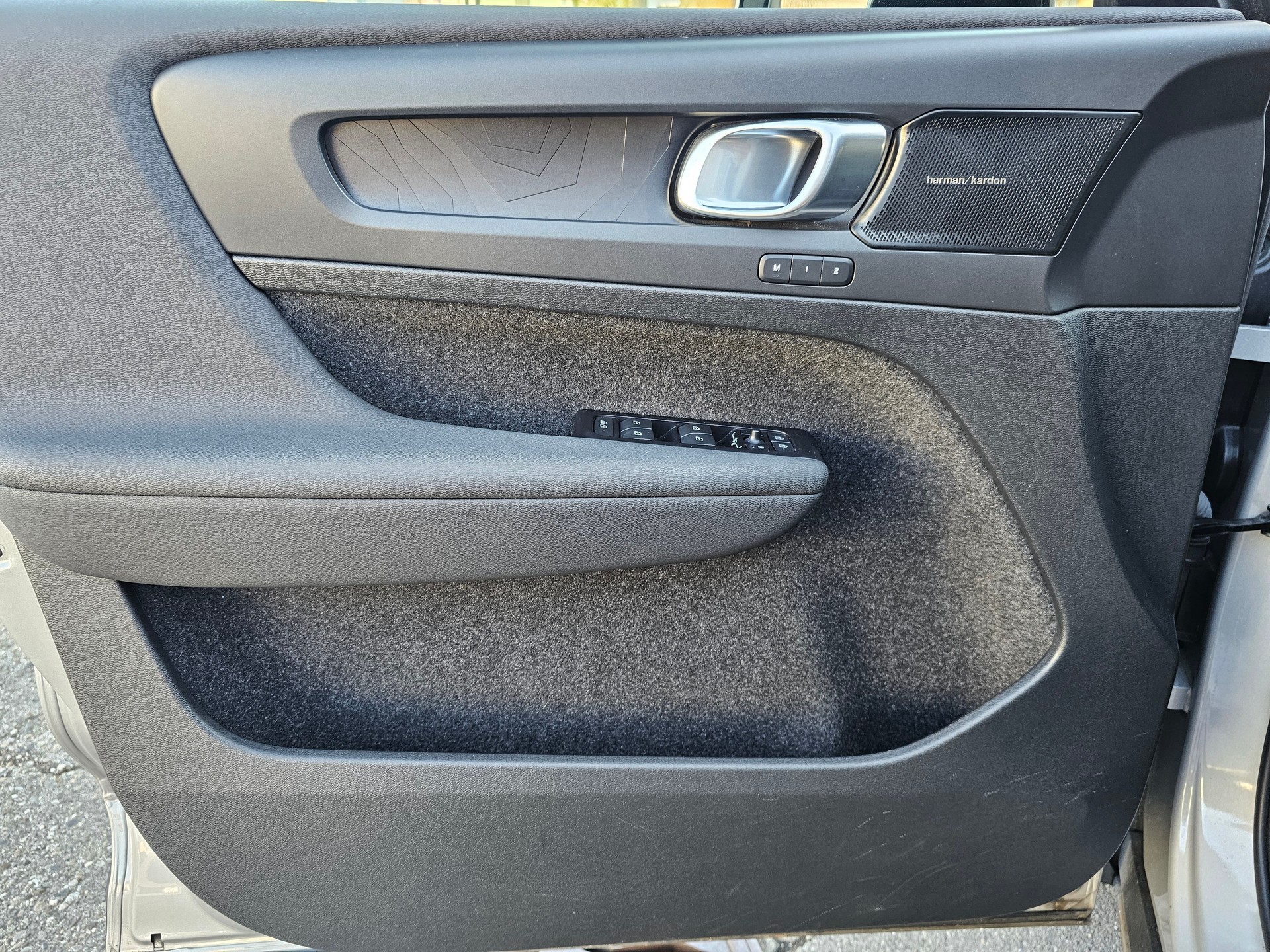 VOLVO C40 P8 Twin Recharge AWD-image-6