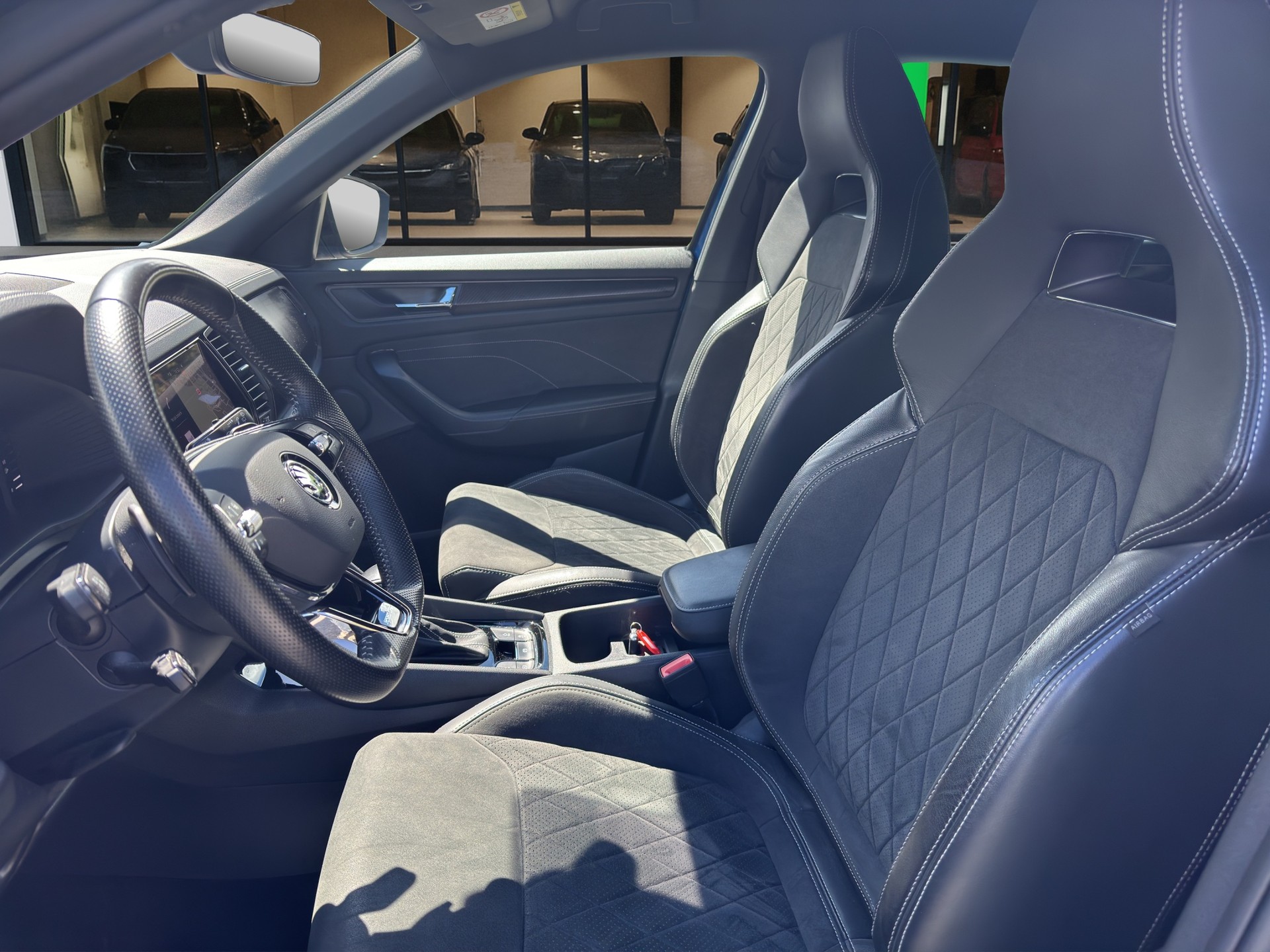 SKODA Kodiaq 2.0 TSI 4x4 SportLine-image-8