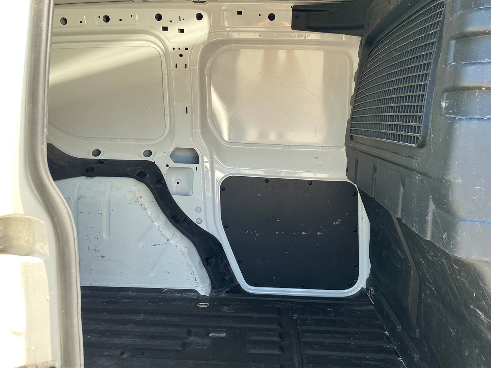 VW Caddy Cargo 2.0TDI Entry-image-5