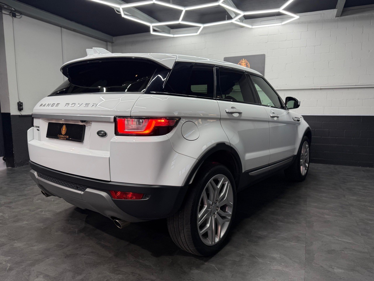 LAND ROVER Range Rover Evoque 2.0 TD4 HSE AT9-image-7