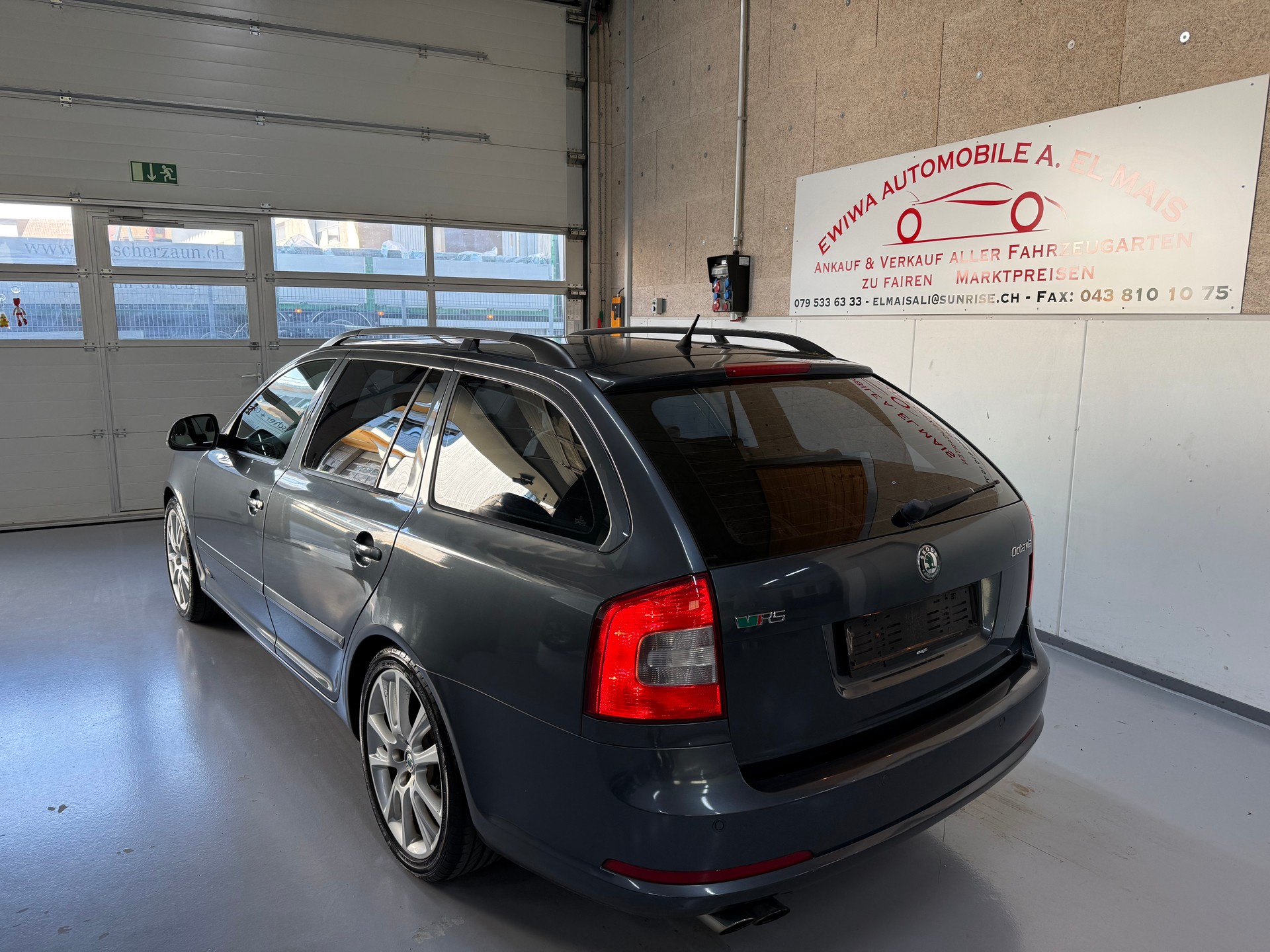 SKODA Octavia Combi 2.0 TSI RS DSG-image-3
