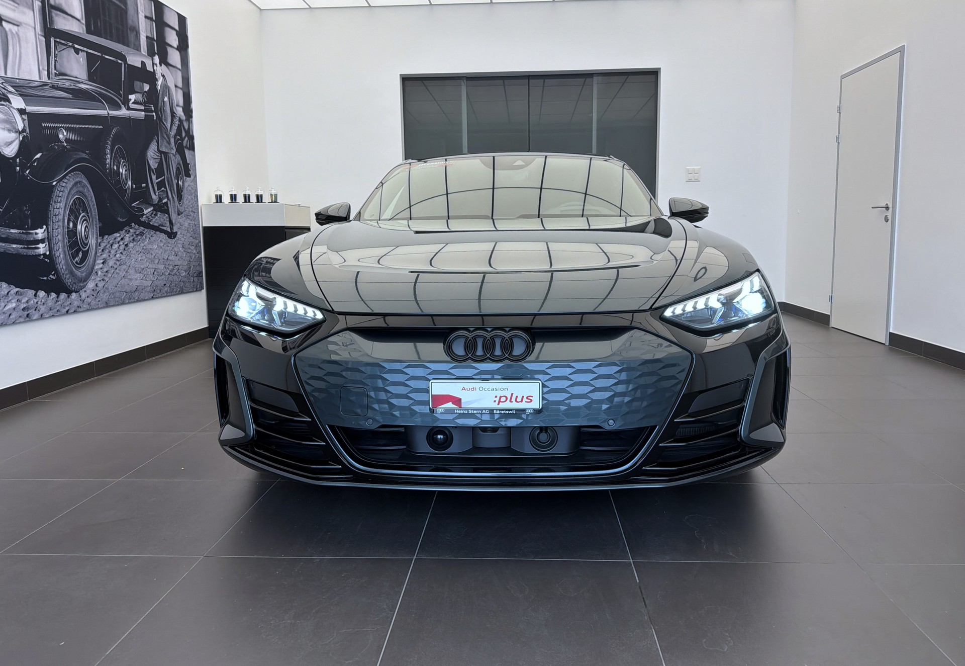AUDI e-tron GT quattro-image-1