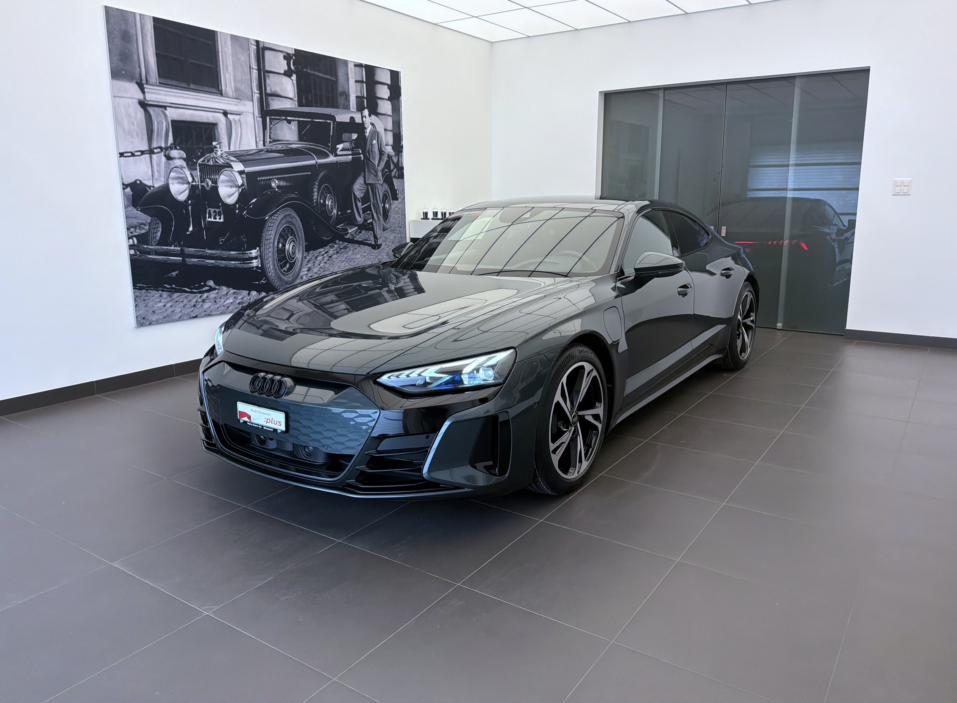 AUDI e-tron GT quattro-image-0