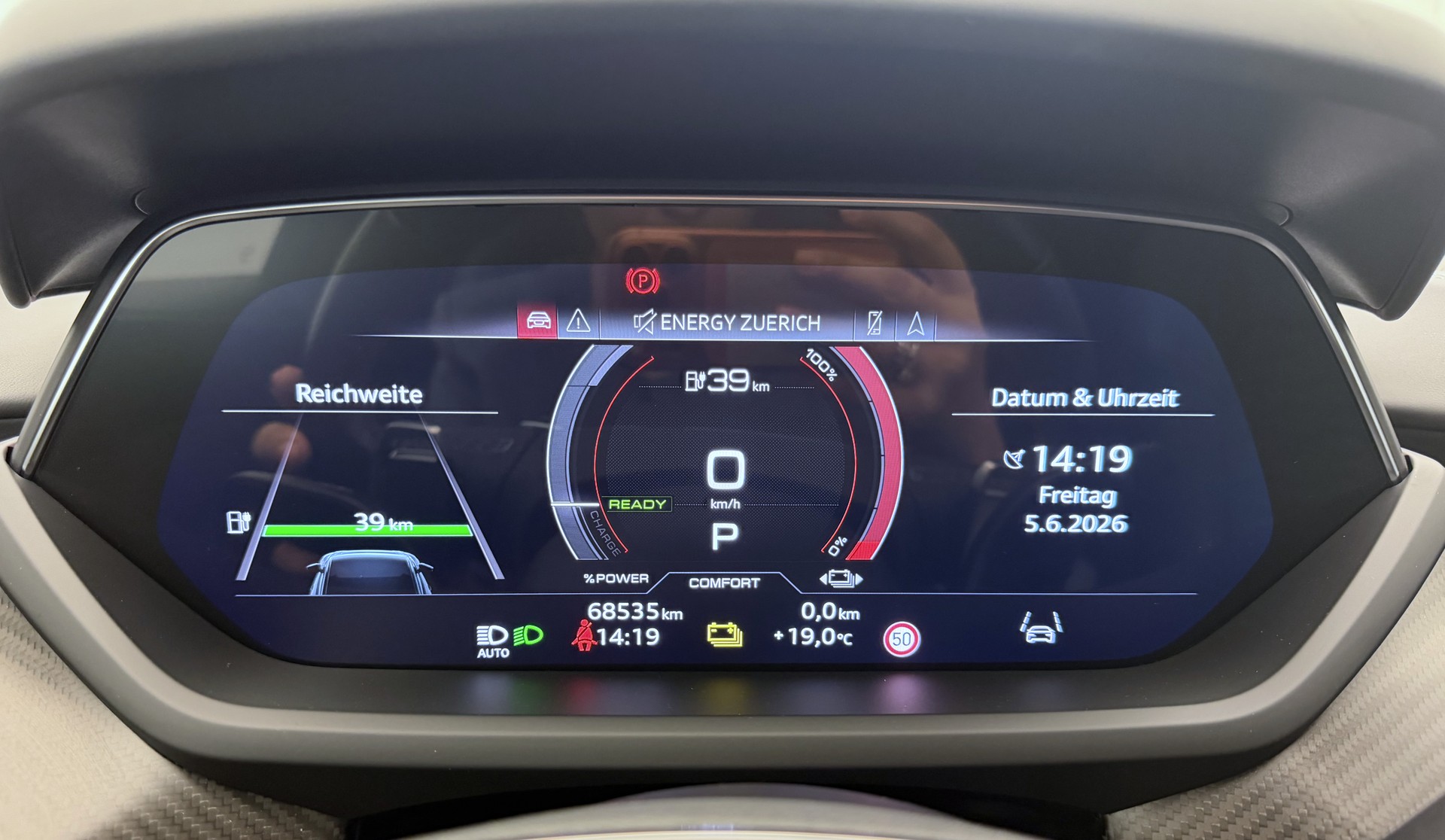 AUDI e-tron GT quattro-image-8