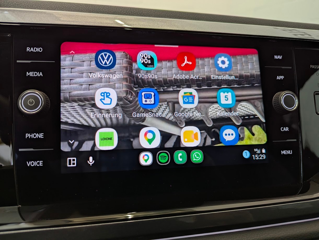 VW Polo 2.0 TSI GTI DSG*1.HAND WERKSGAR IQ-MATRIX LED SITZHEIZUNG KLIMAAUTO FULL-ASSISTS WIRELESS-APP*-image-16
