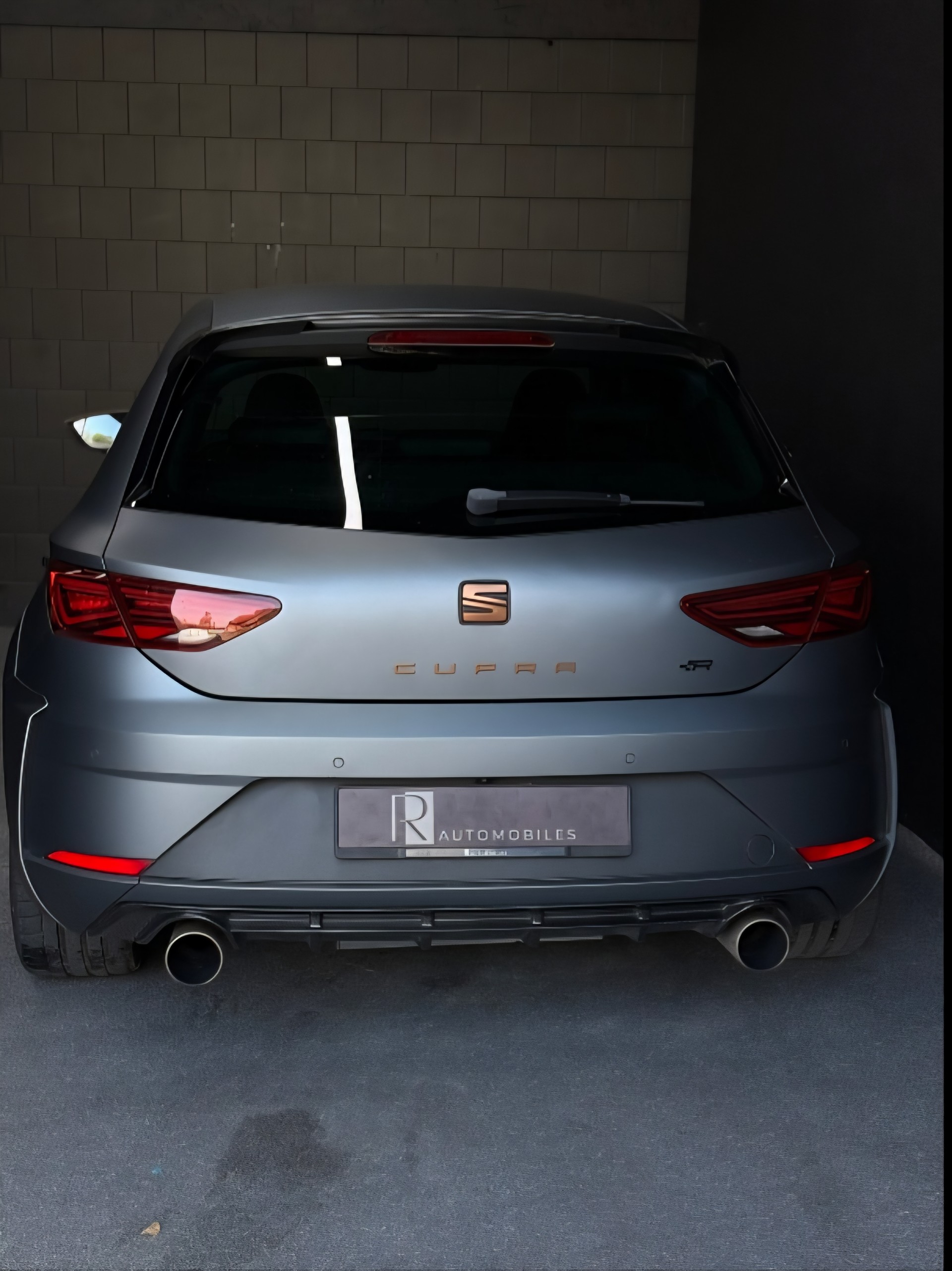 SEAT 2.0 TSI 300 Cupra R DSG-image-2