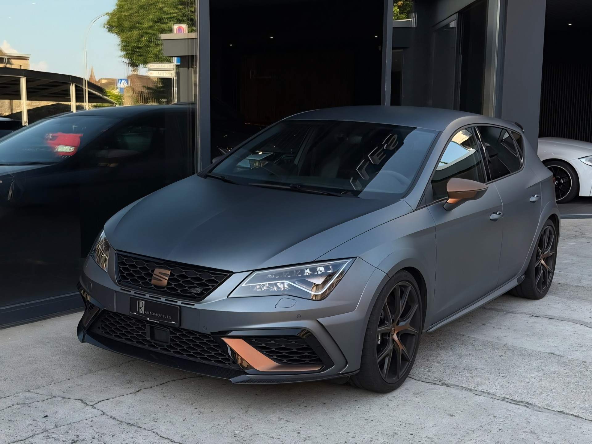 SEAT 2.0 TSI 300 Cupra R DSG-image-0