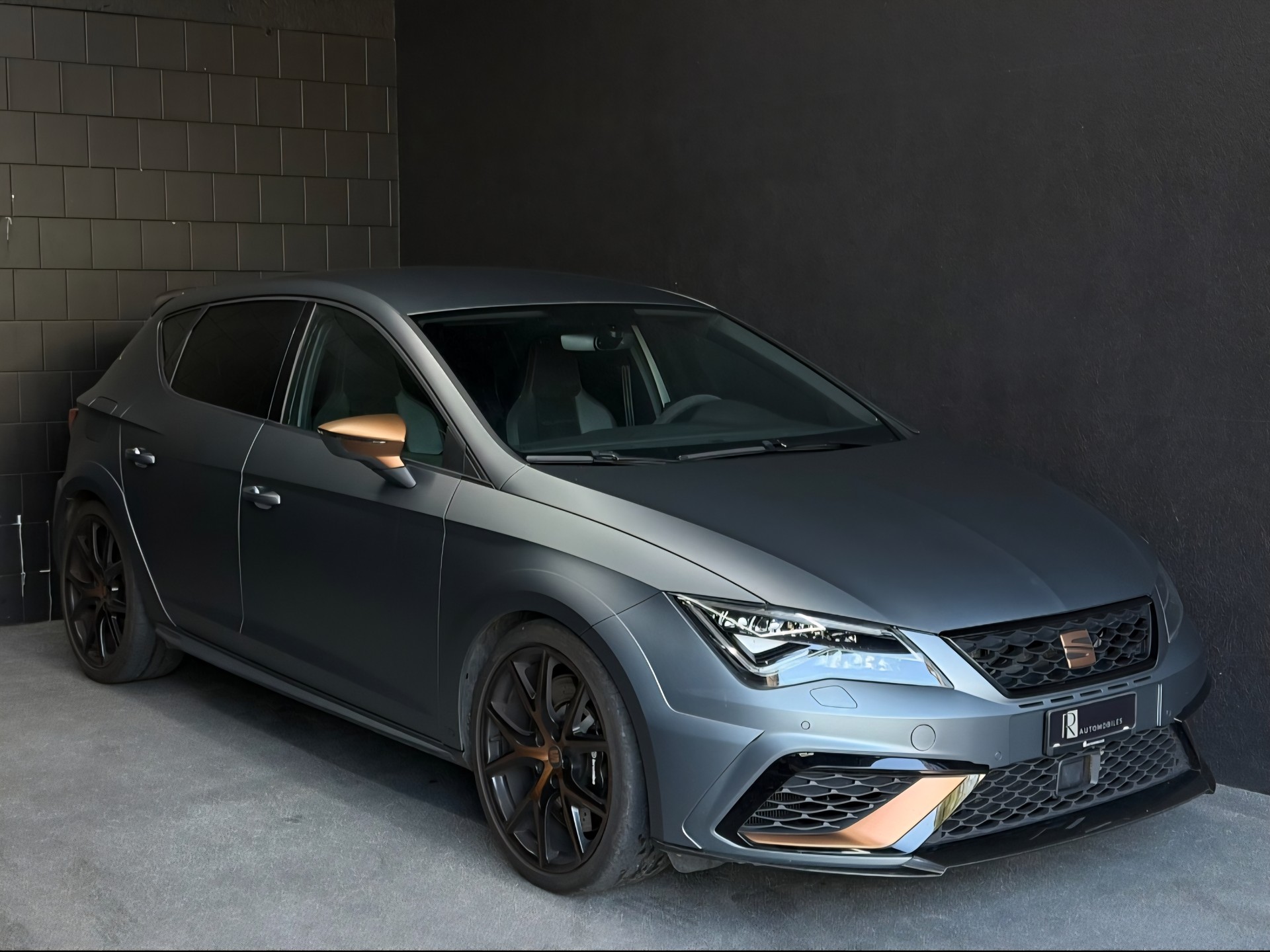 SEAT 2.0 TSI 300 Cupra R DSG-image-1