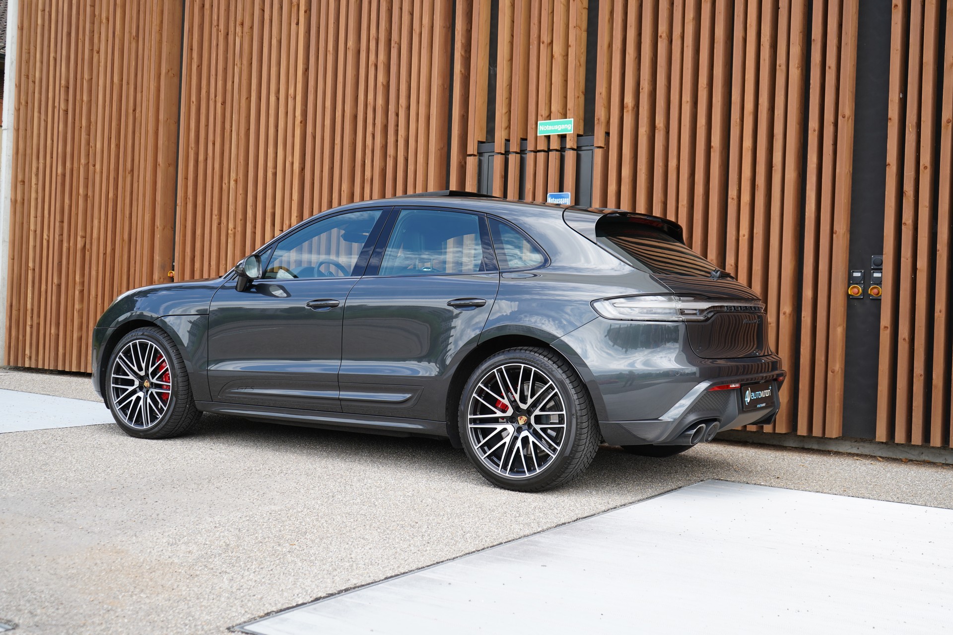 PORSCHE MACAN GTS PDK l 440 PS-image-6