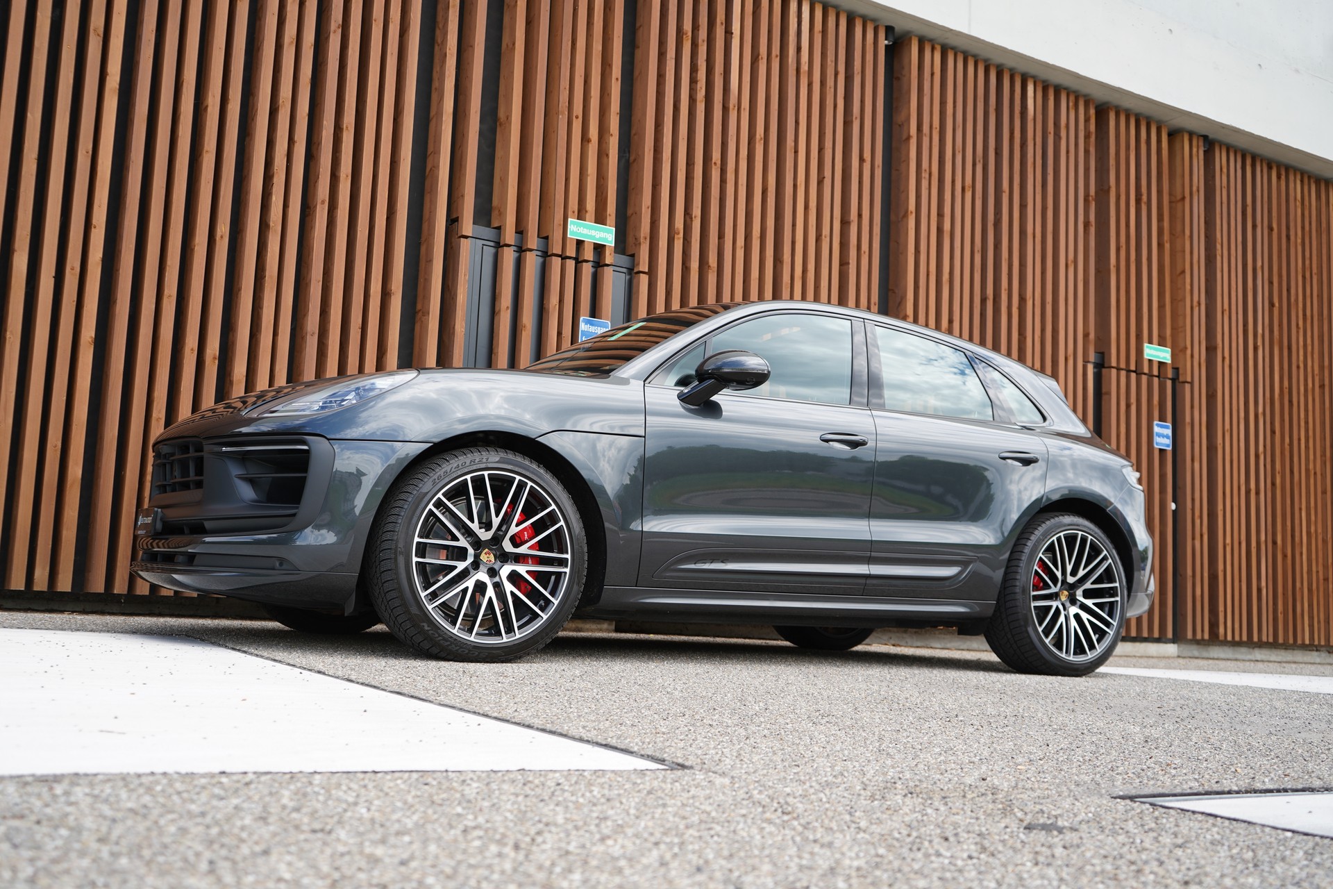 PORSCHE MACAN GTS PDK l 440 PS-image-7
