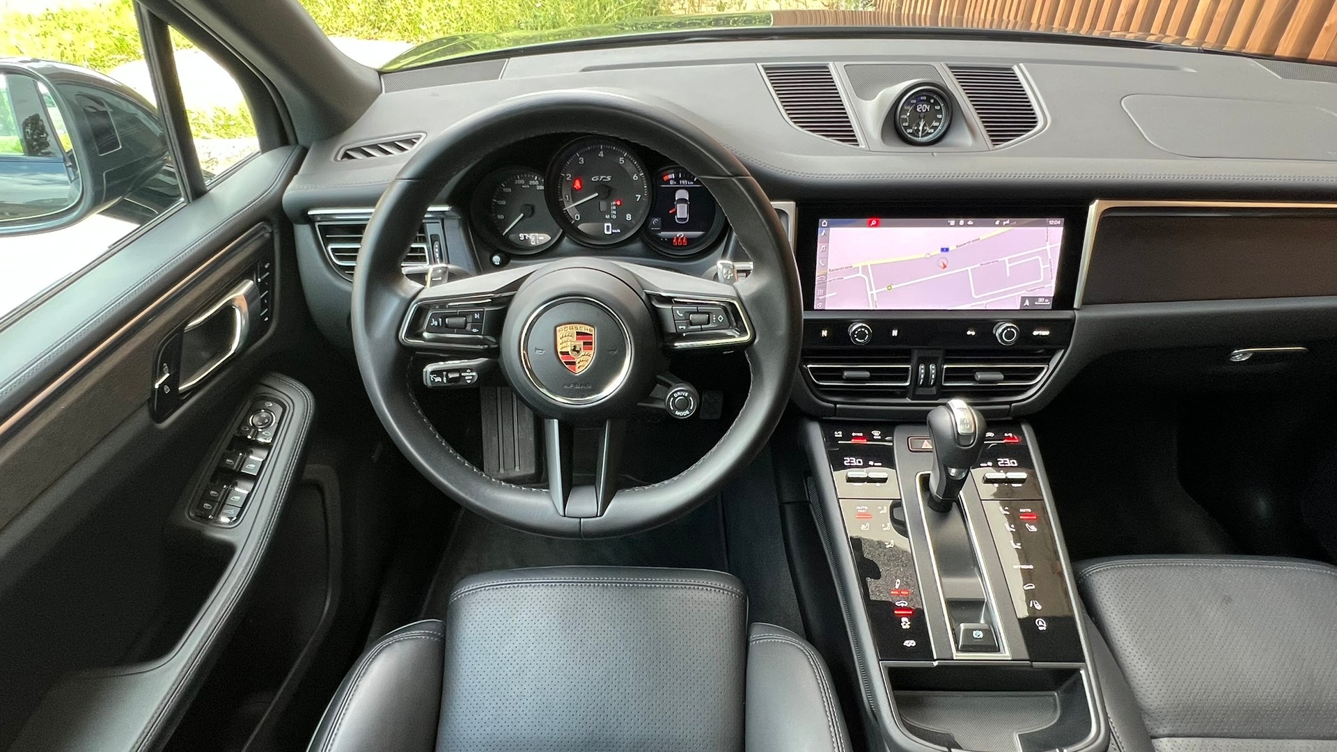 PORSCHE MACAN GTS PDK l 440 PS-image-19