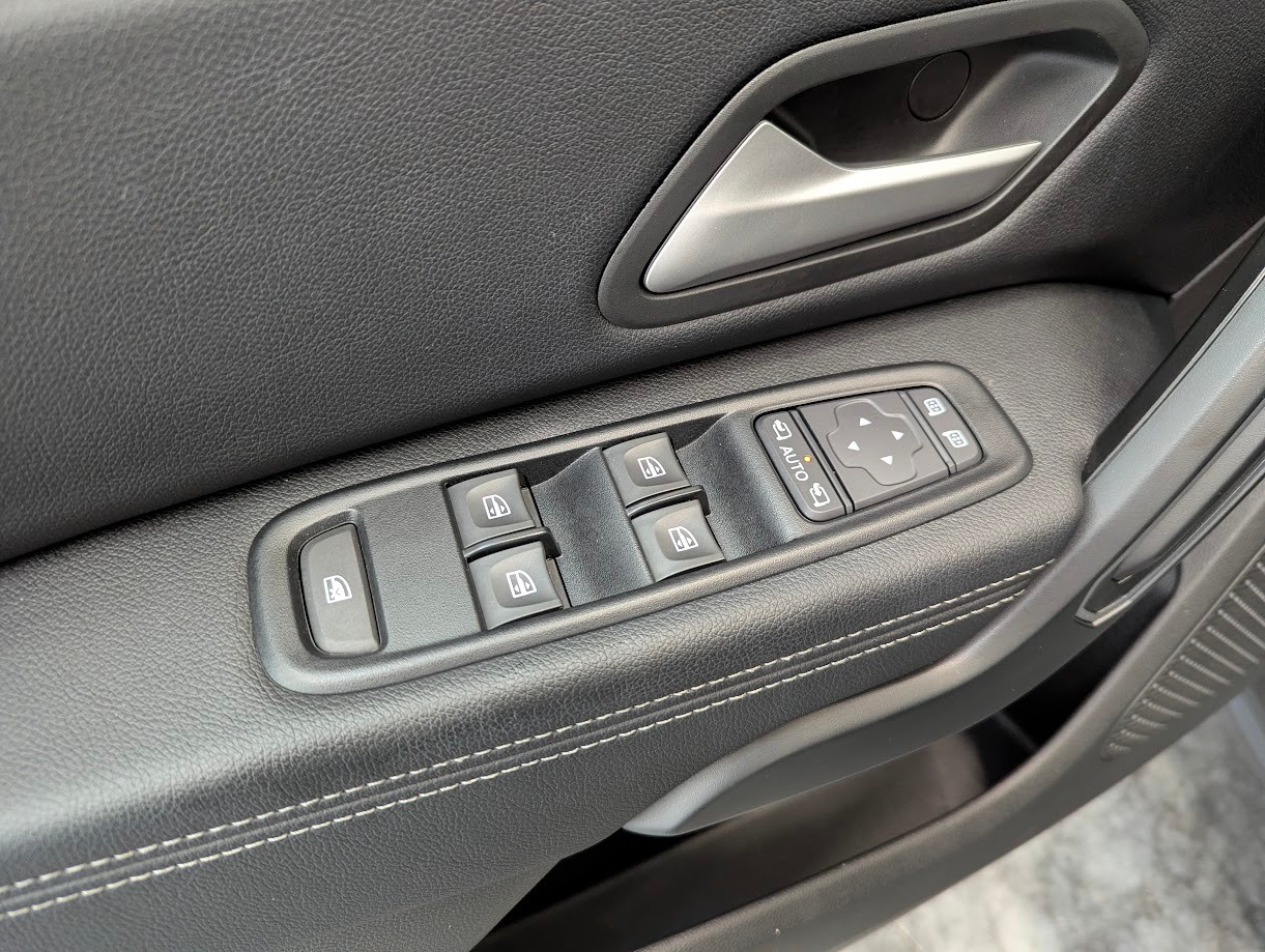 DACIA Duster 1.3 TCe 150 Journey EDC Automat*FACELIFT CH-AUTO 1.HAND 12MT GAR NAVI 360CAM SITZHEIZ KLIMA*-image-4