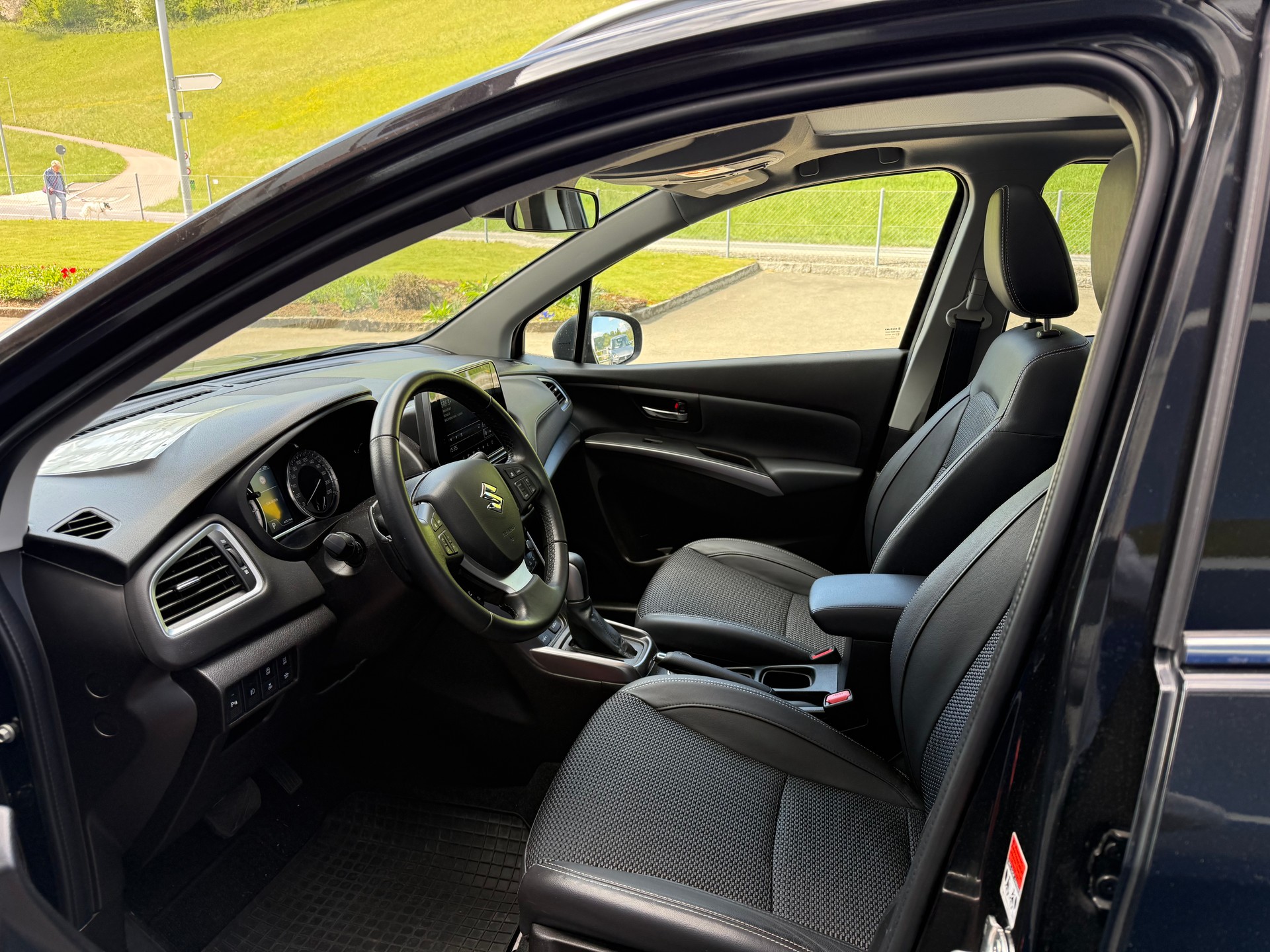 SUZUKI SX4 S-Cross 1.4 16V Compact Top Hybrid 4WD Automatic-image-5