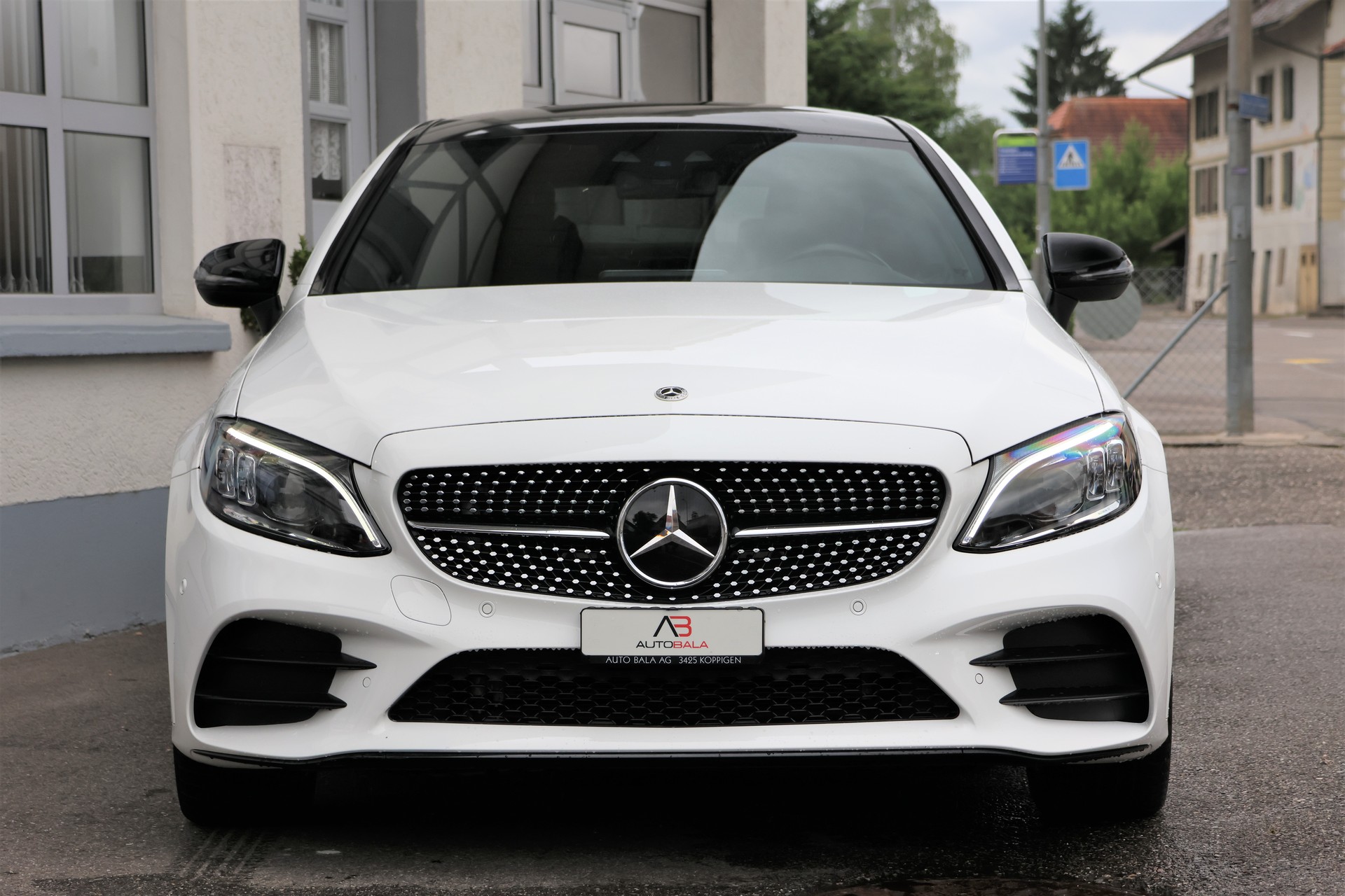 MERCEDES-BENZ C 200 Coupé 4Matic AMG Line 9G-Tronic (CH)-image-1