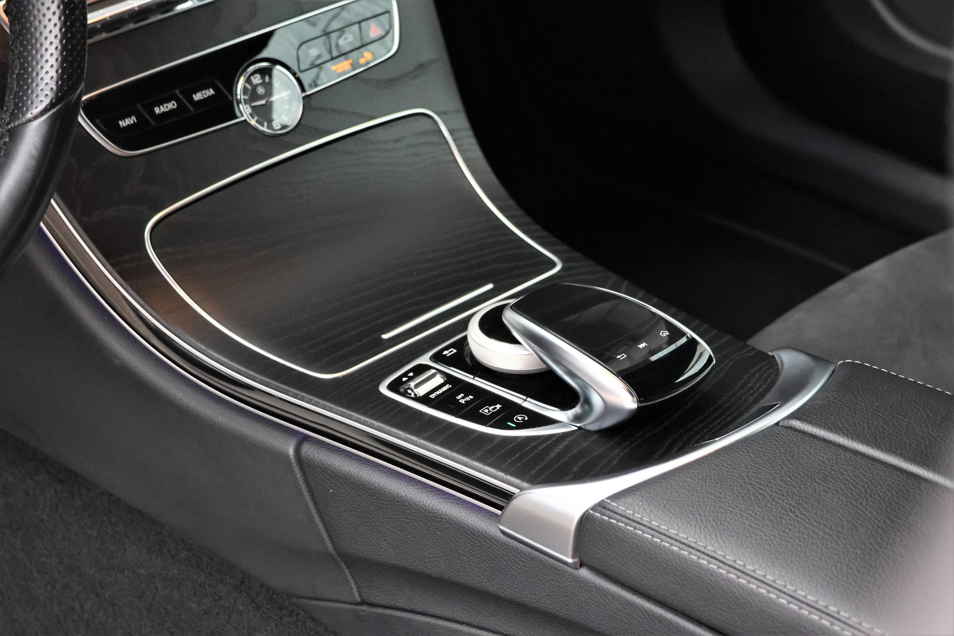 MERCEDES-BENZ C 200 Coupé 4Matic AMG Line 9G-Tronic (CH)-image-10