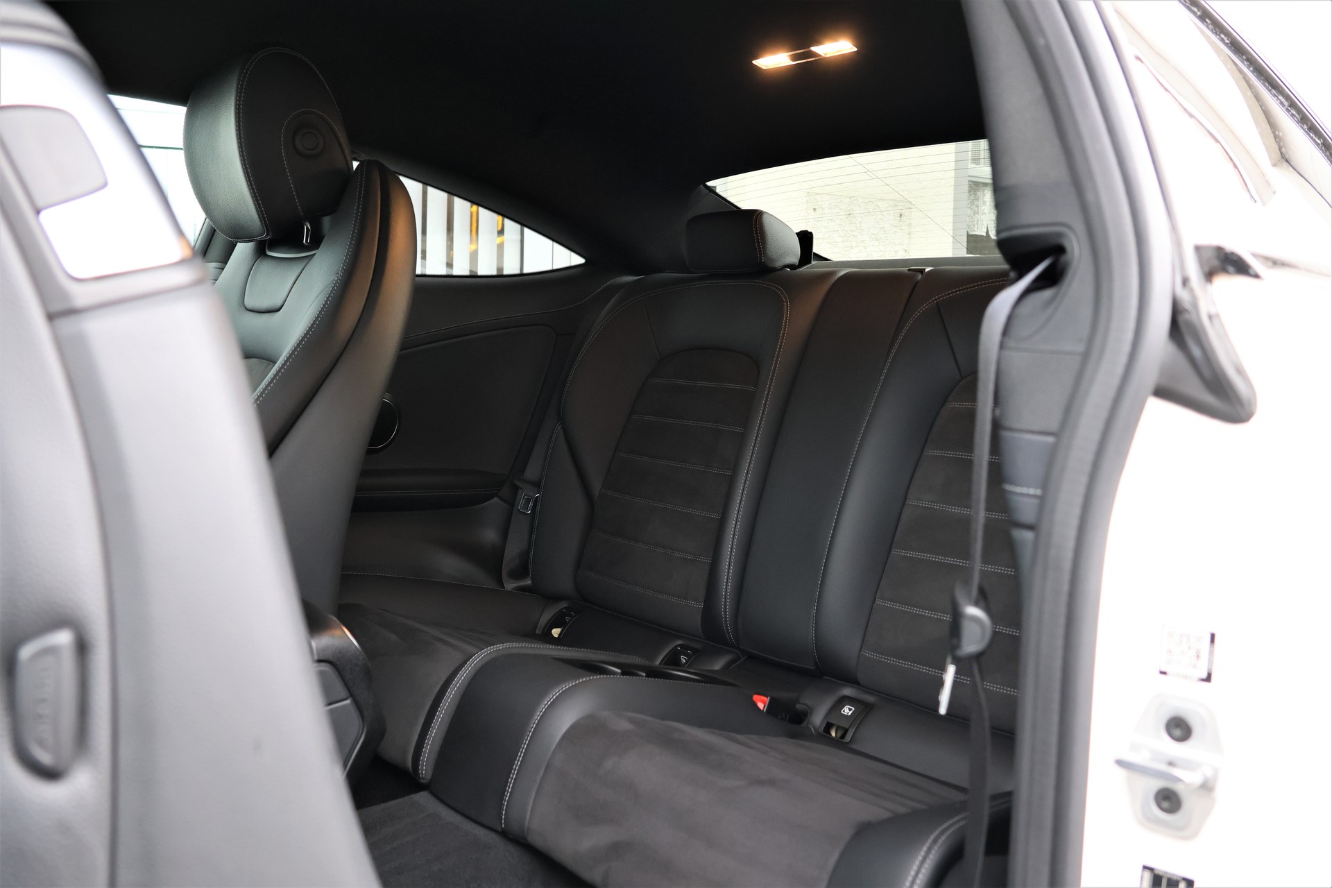 MERCEDES-BENZ C 200 Coupé 4Matic AMG Line 9G-Tronic (CH)-image-11