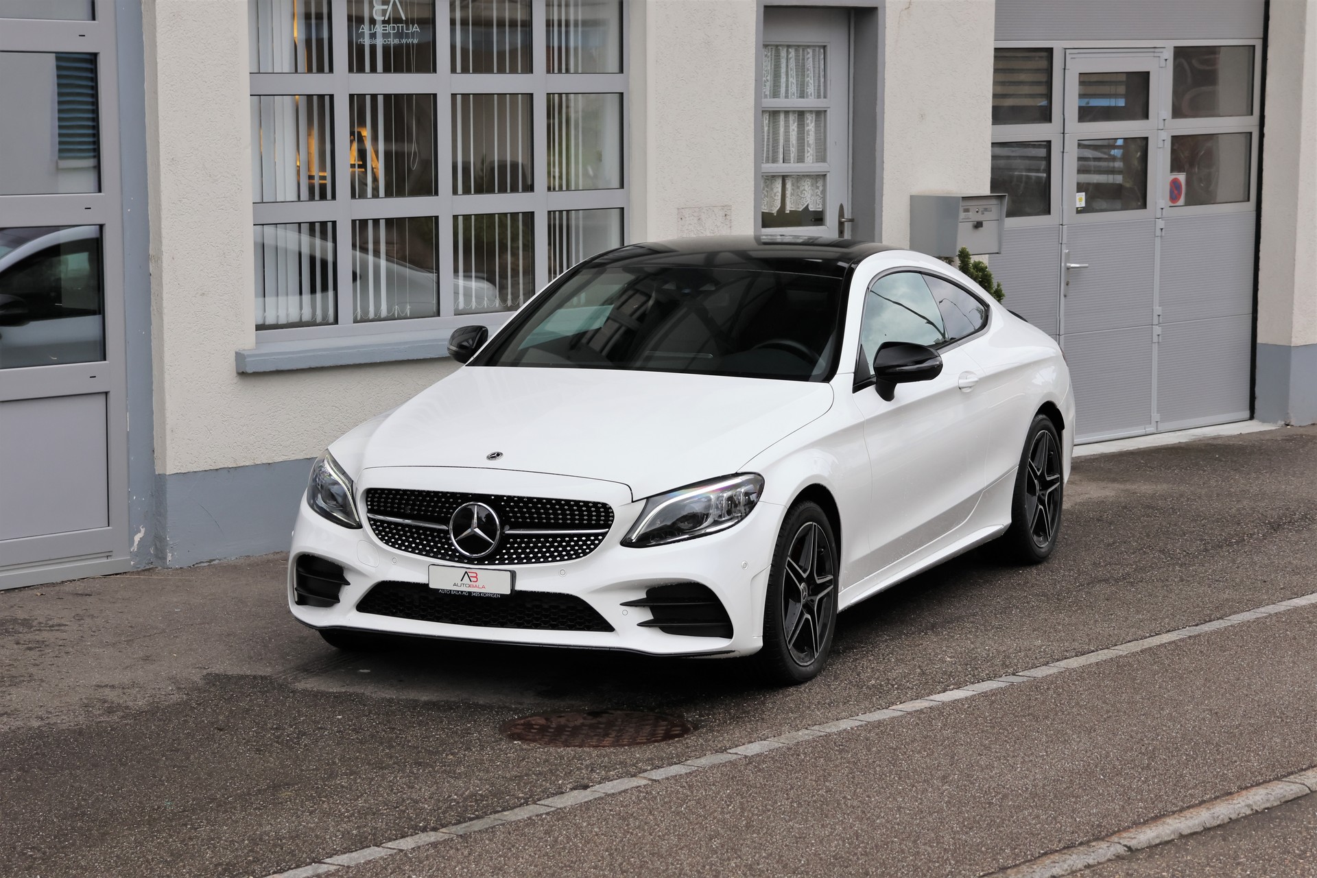 MERCEDES-BENZ C 200 Coupé 4Matic AMG Line 9G-Tronic (CH)-image-0