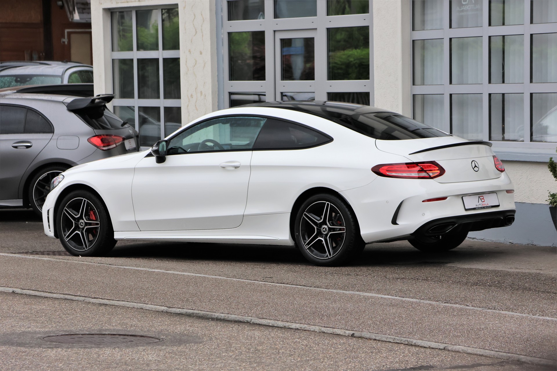 MERCEDES-BENZ C 200 Coupé 4Matic AMG Line 9G-Tronic (CH)-image-4