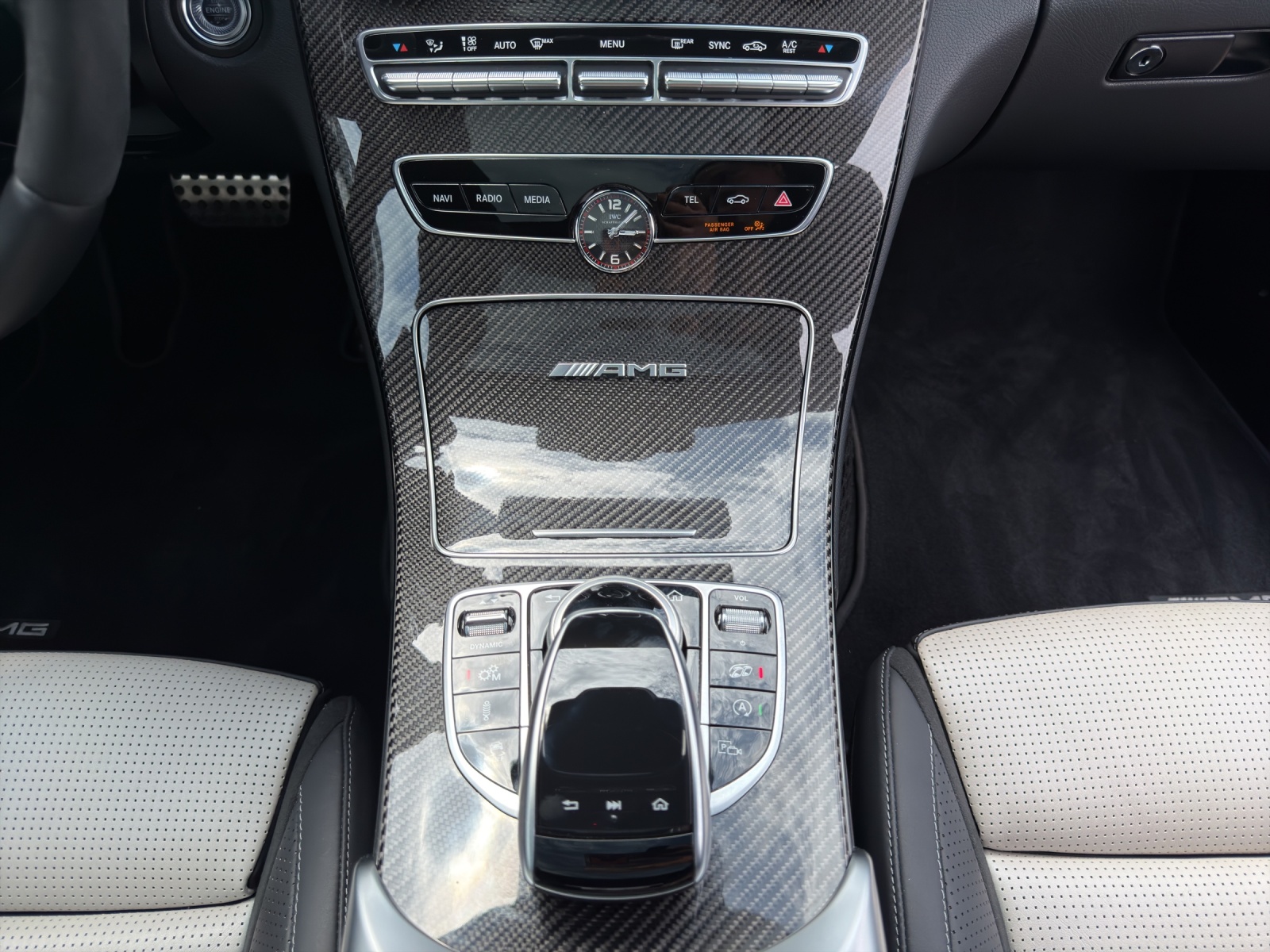 MERCEDES-BENZ C 63 S AMG Coupé-image-11