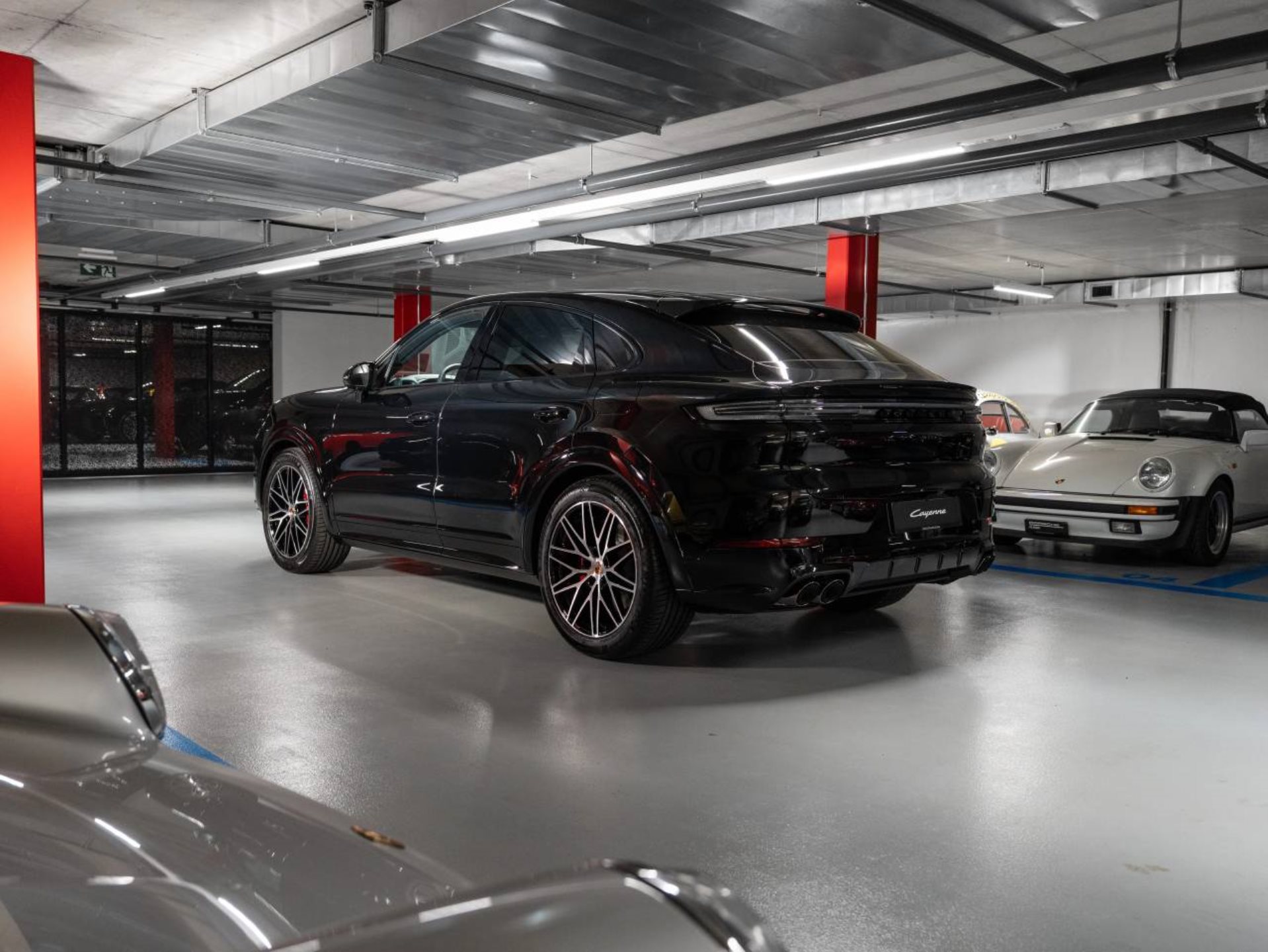 PORSCHE Cayenne S E-Hybrid Coupé Black Edition-showroom-element-2