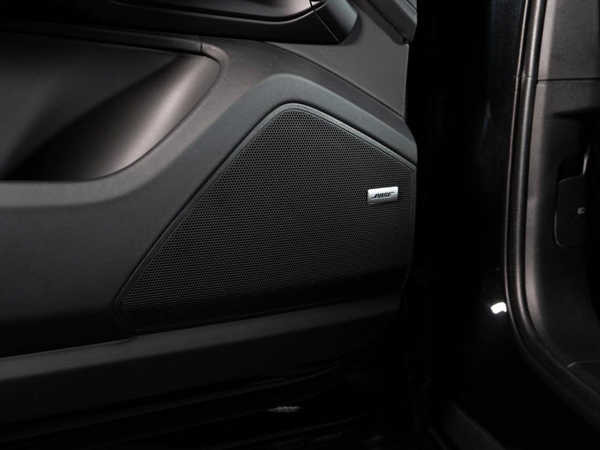 PORSCHE Cayenne S E-Hybrid Coupé Black Edition-image-17