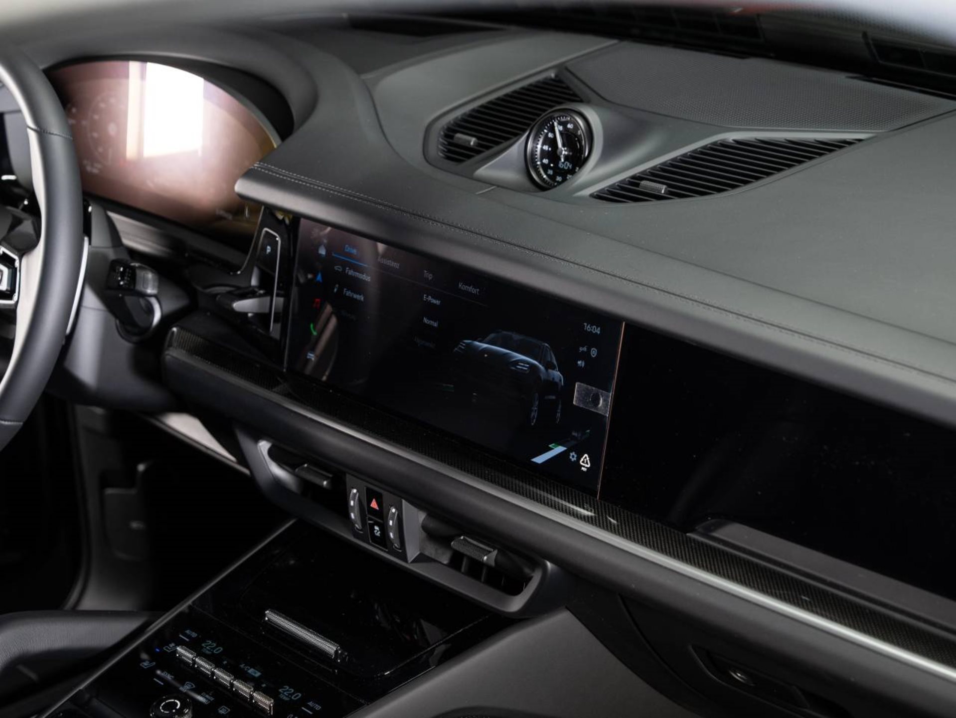 PORSCHE Cayenne S E-Hybrid Coupé Black Edition-image-10