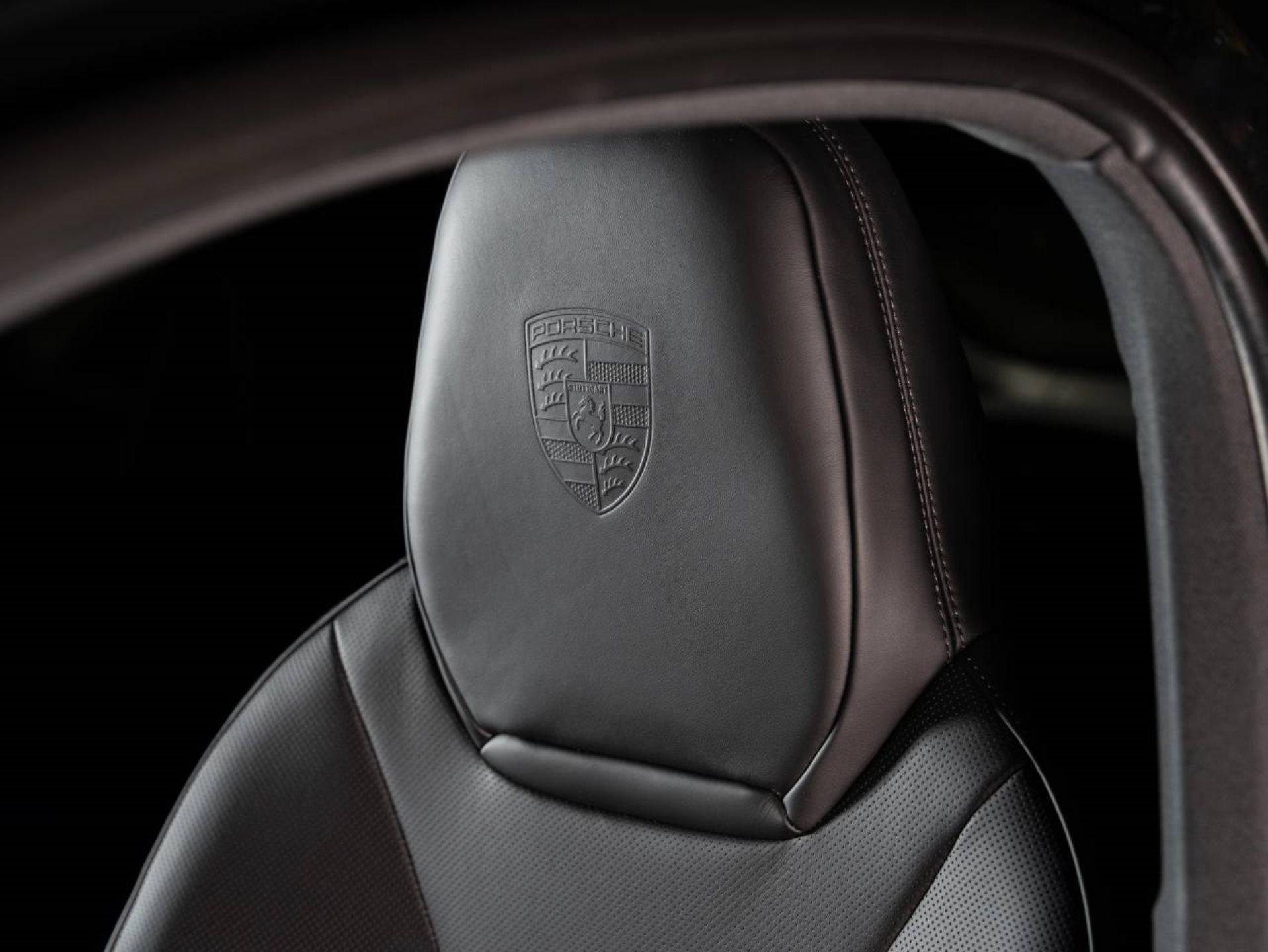 PORSCHE Cayenne S E-Hybrid Coupé Black Edition-image-18