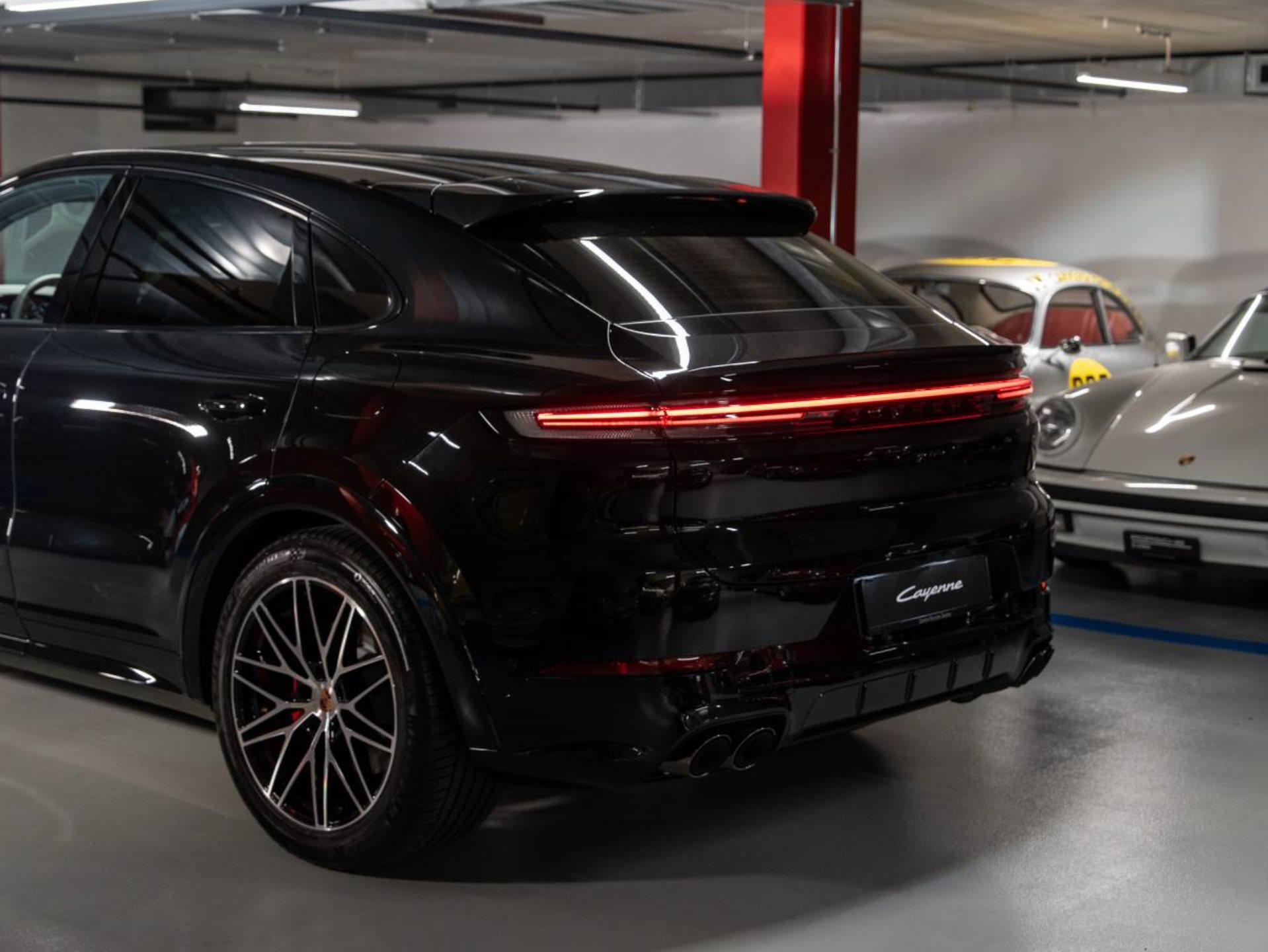 PORSCHE Cayenne S E-Hybrid Coupé Black Edition-image-21