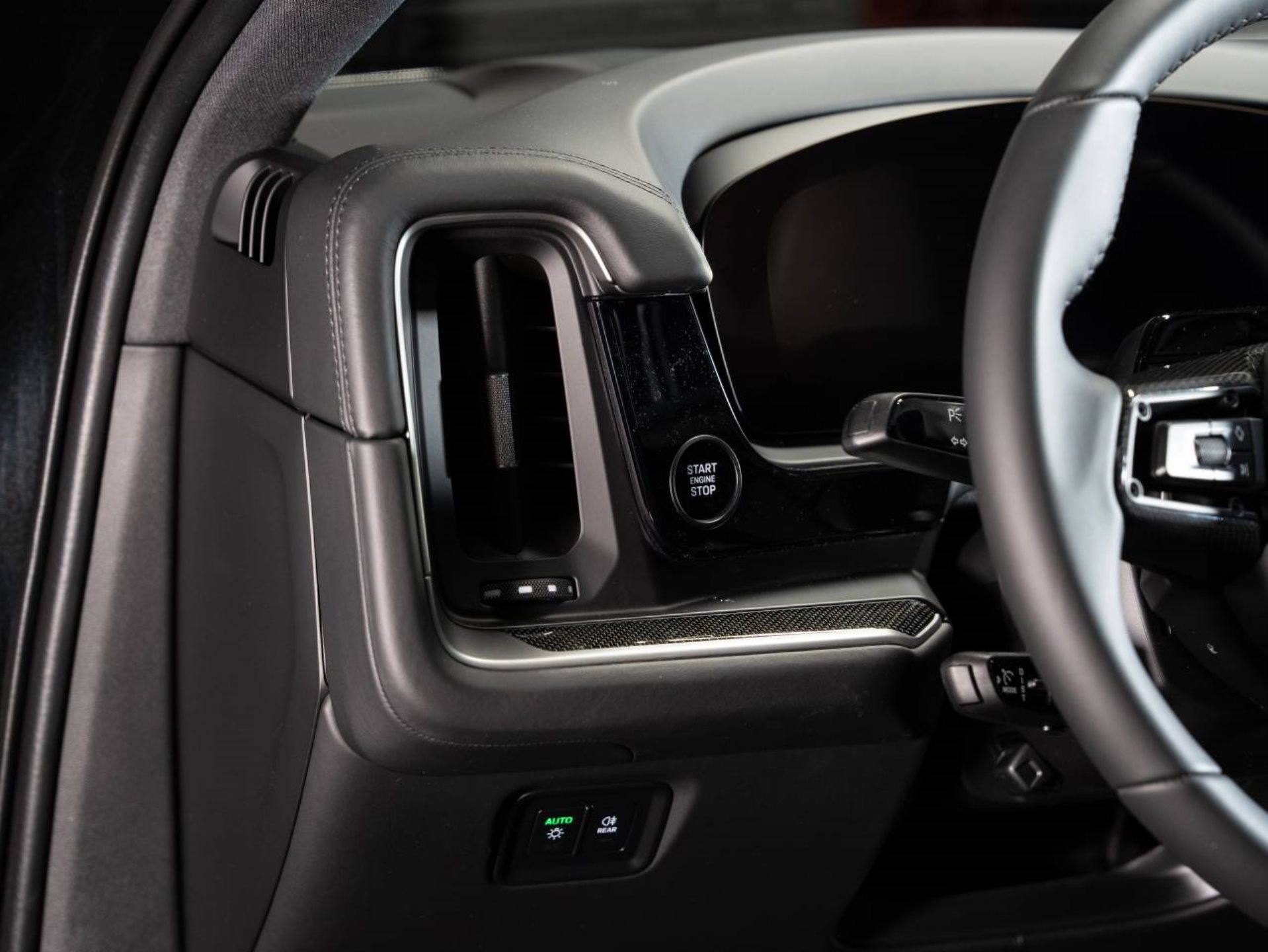 PORSCHE Cayenne S E-Hybrid Coupé Black Edition-image-12