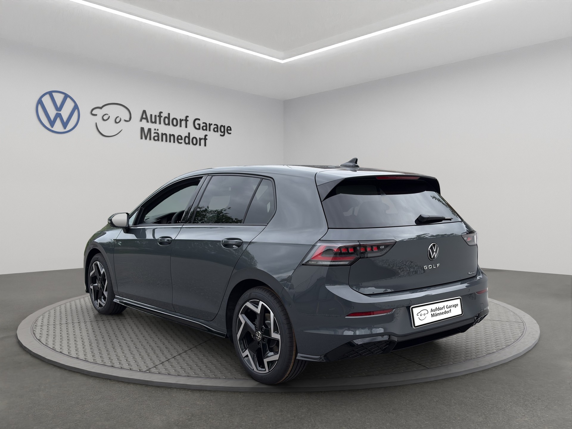 VW Golf 2.0 TSI R-Line DSG 4 Motion-image-3