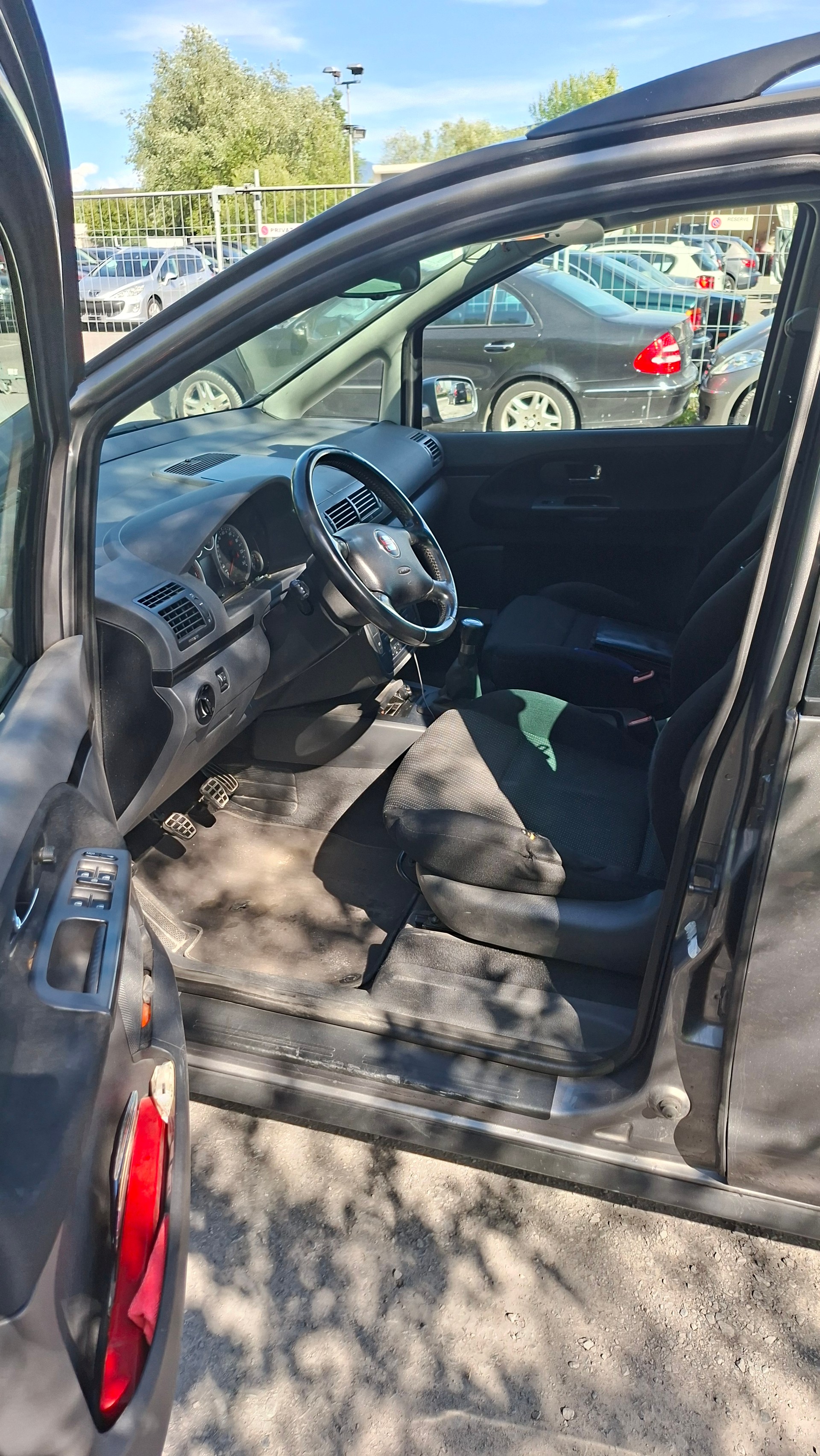 SEAT 1.9 TDI 115 Sport 4x4-image-4