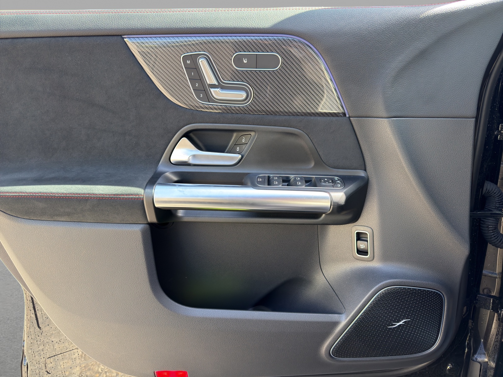 MERCEDES-BENZ GLA AMG 35 4Matic 8G-DCT-image-12
