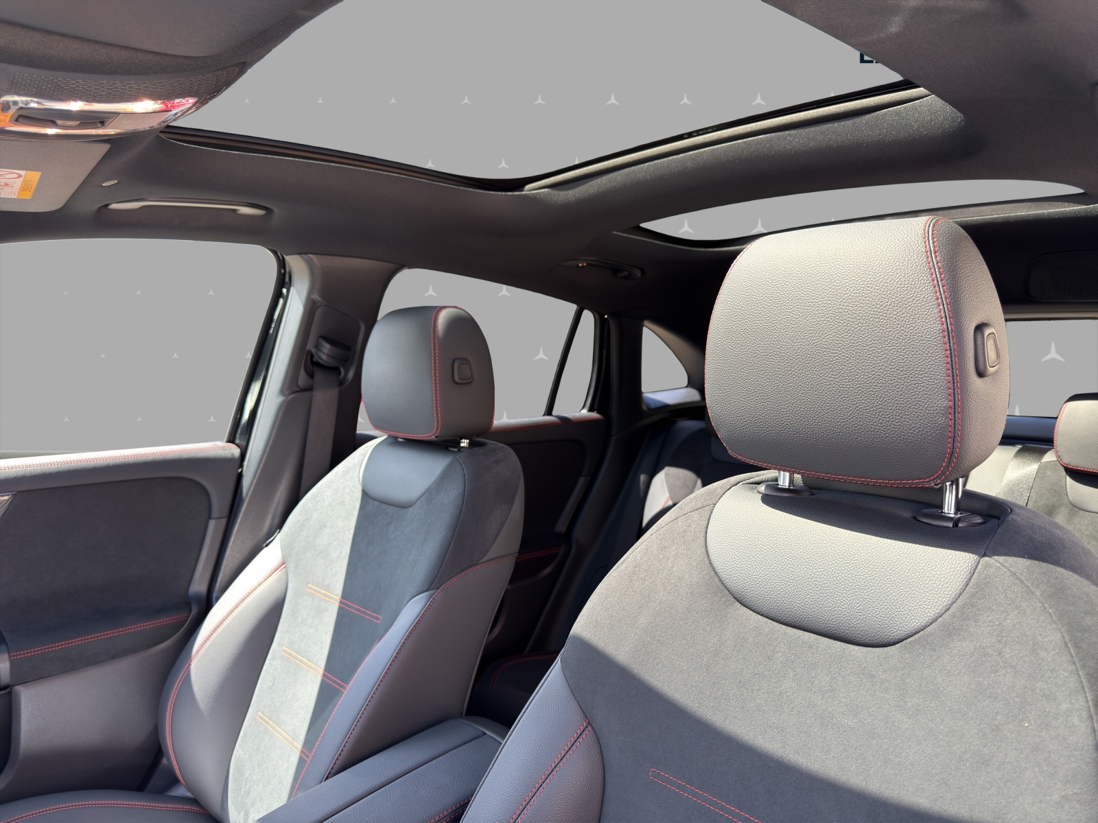 MERCEDES-BENZ GLA AMG 35 4Matic 8G-DCT-image-8