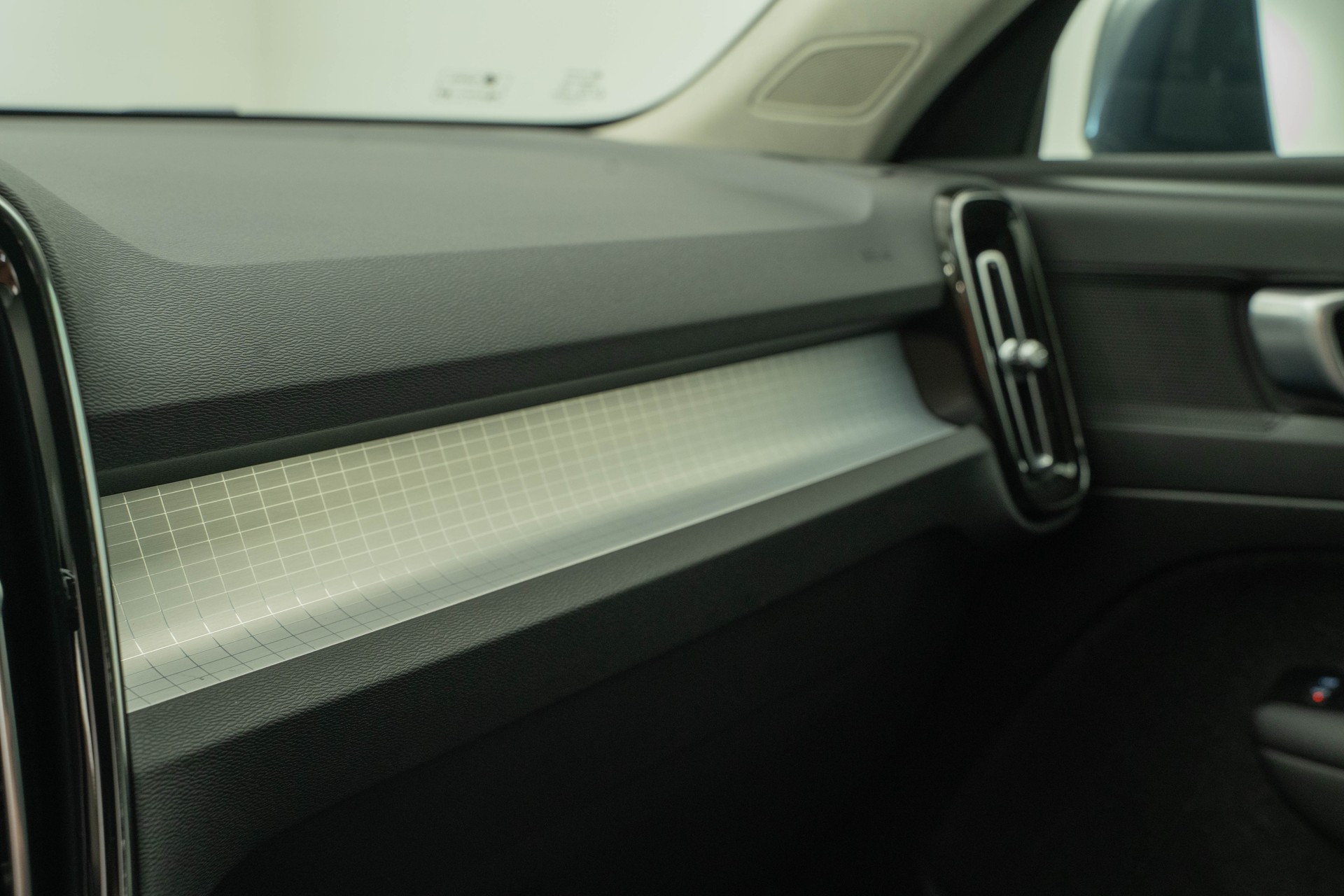 VOLVO XC40 1.5 T2 XCITE-image-11