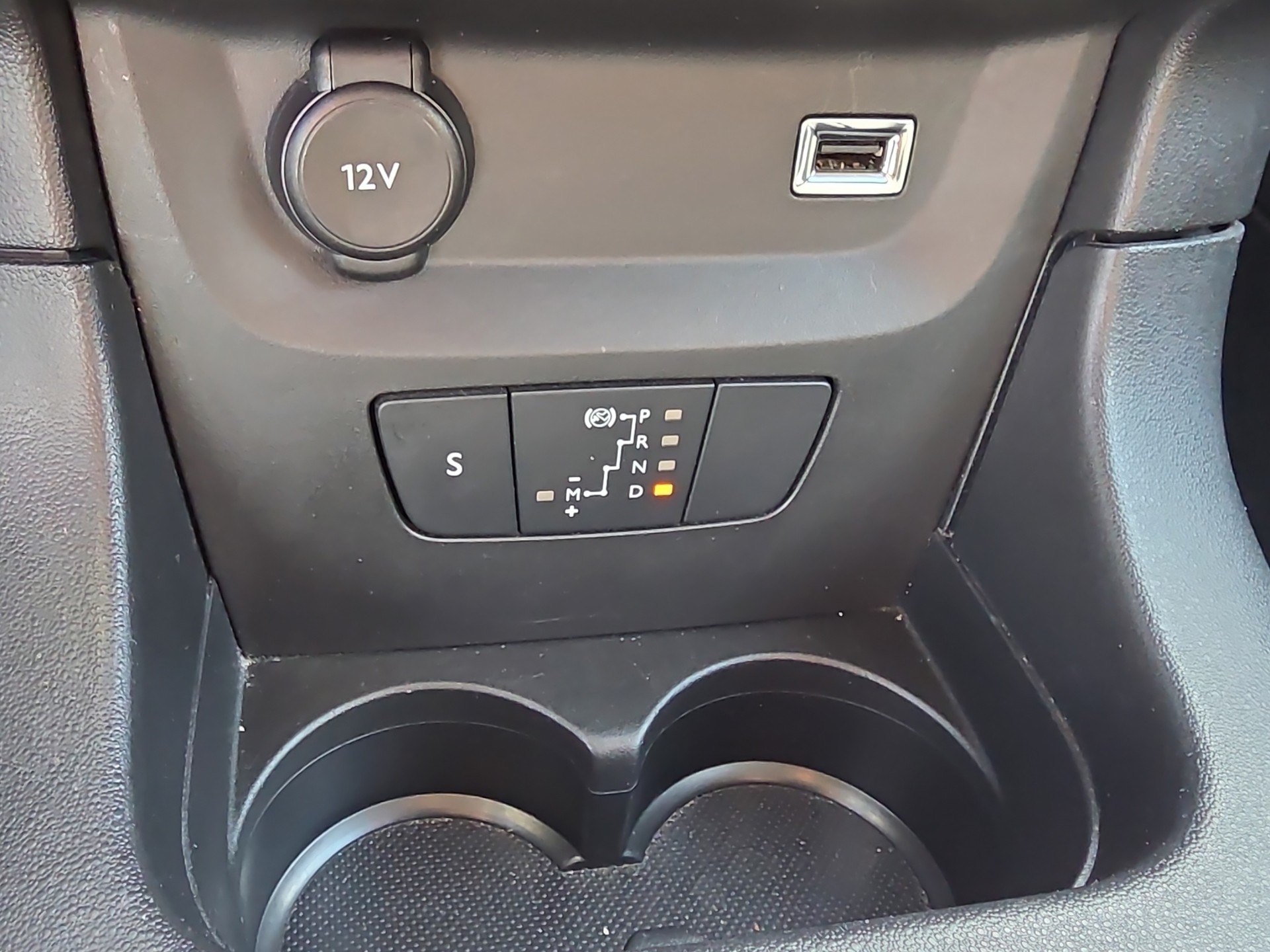 CITROEN C3 1.2 PureTech Swiss Edition+-image-14