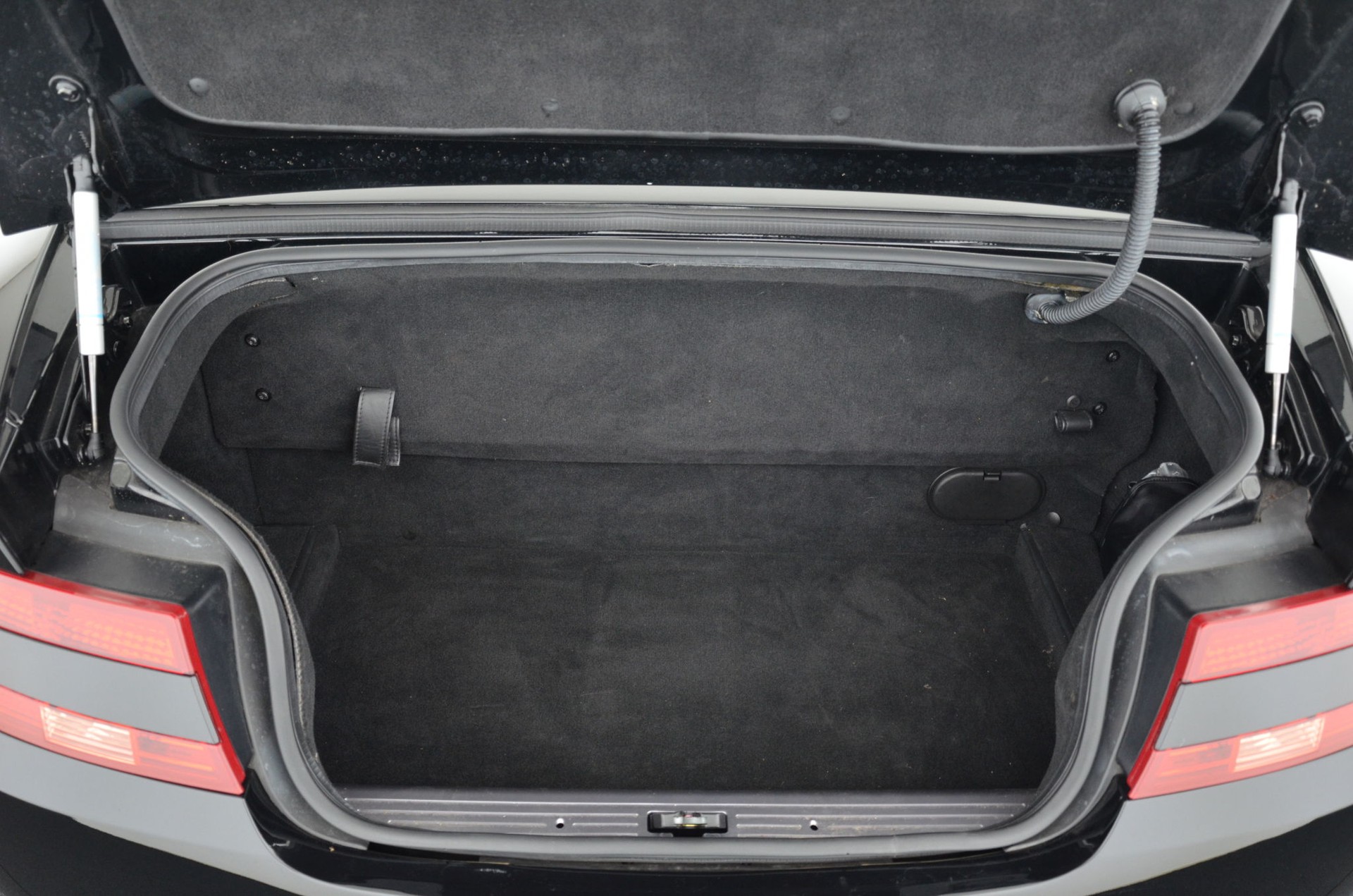 ASTON MARTIN DB9 Volante Touchtronic 2-image-18