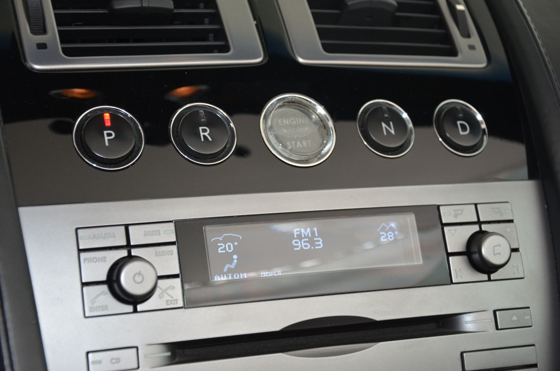 ASTON MARTIN DB9 Volante Touchtronic 2-image-14