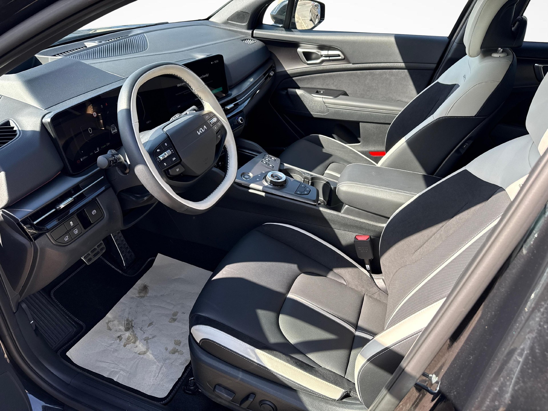 KIA Sportage 1.6 T-GDi Hybrid GT-Line-image-4