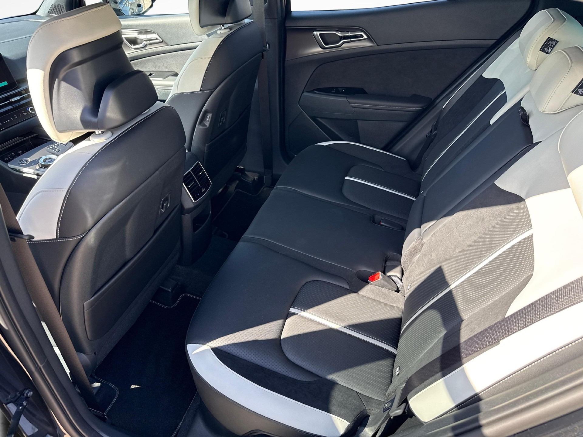 KIA Sportage 1.6 T-GDi Hybrid GT-Line-image-5