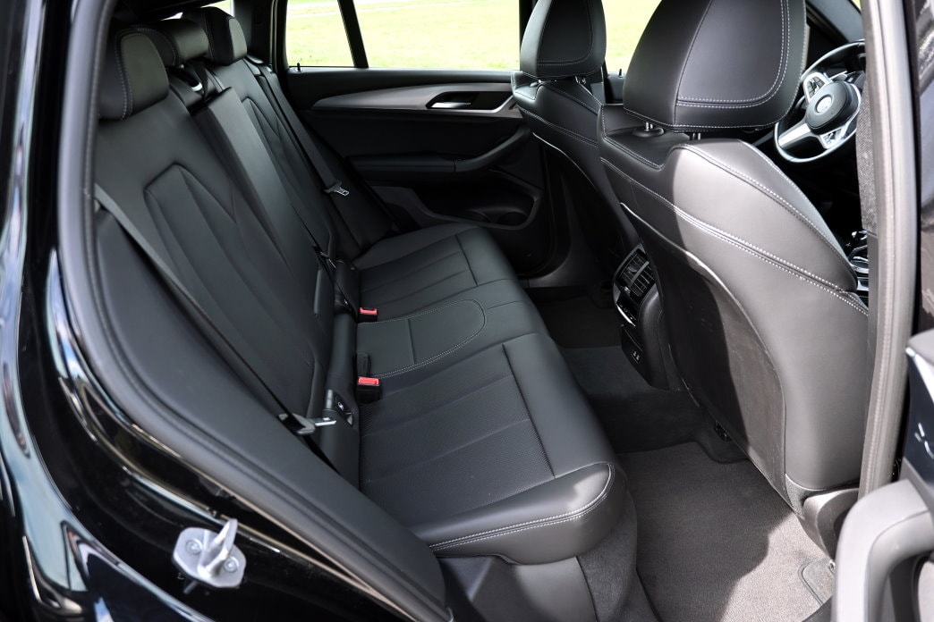 BMW X4 xDrive 48V 20d M Sport Steptronic Facelift-image-9