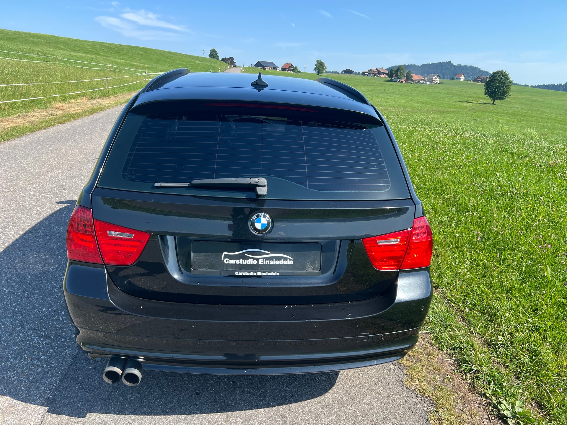 BMW 325i xDrive Touring Steptronic-image-4