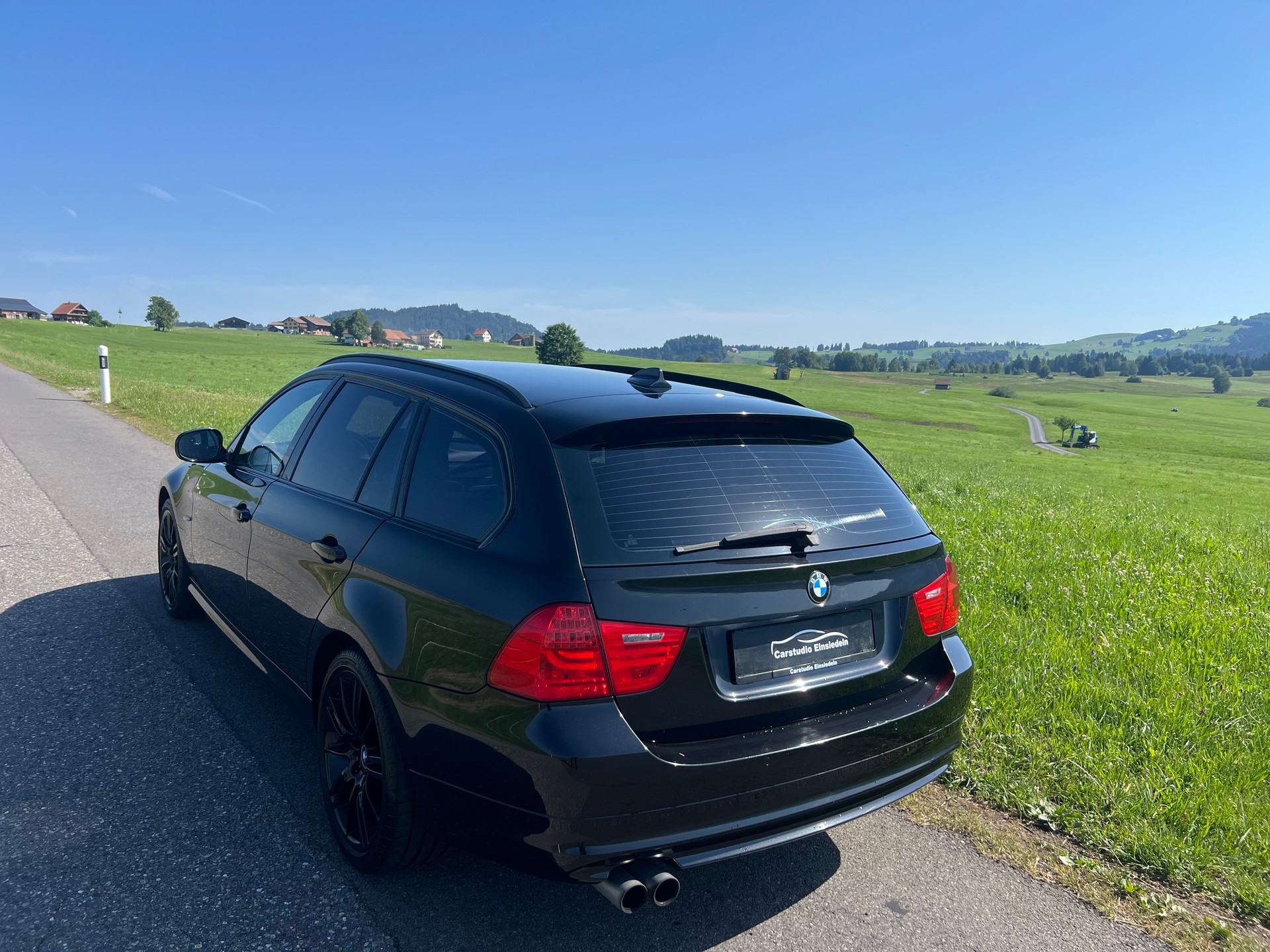 BMW 325i xDrive Touring Steptronic-image-3